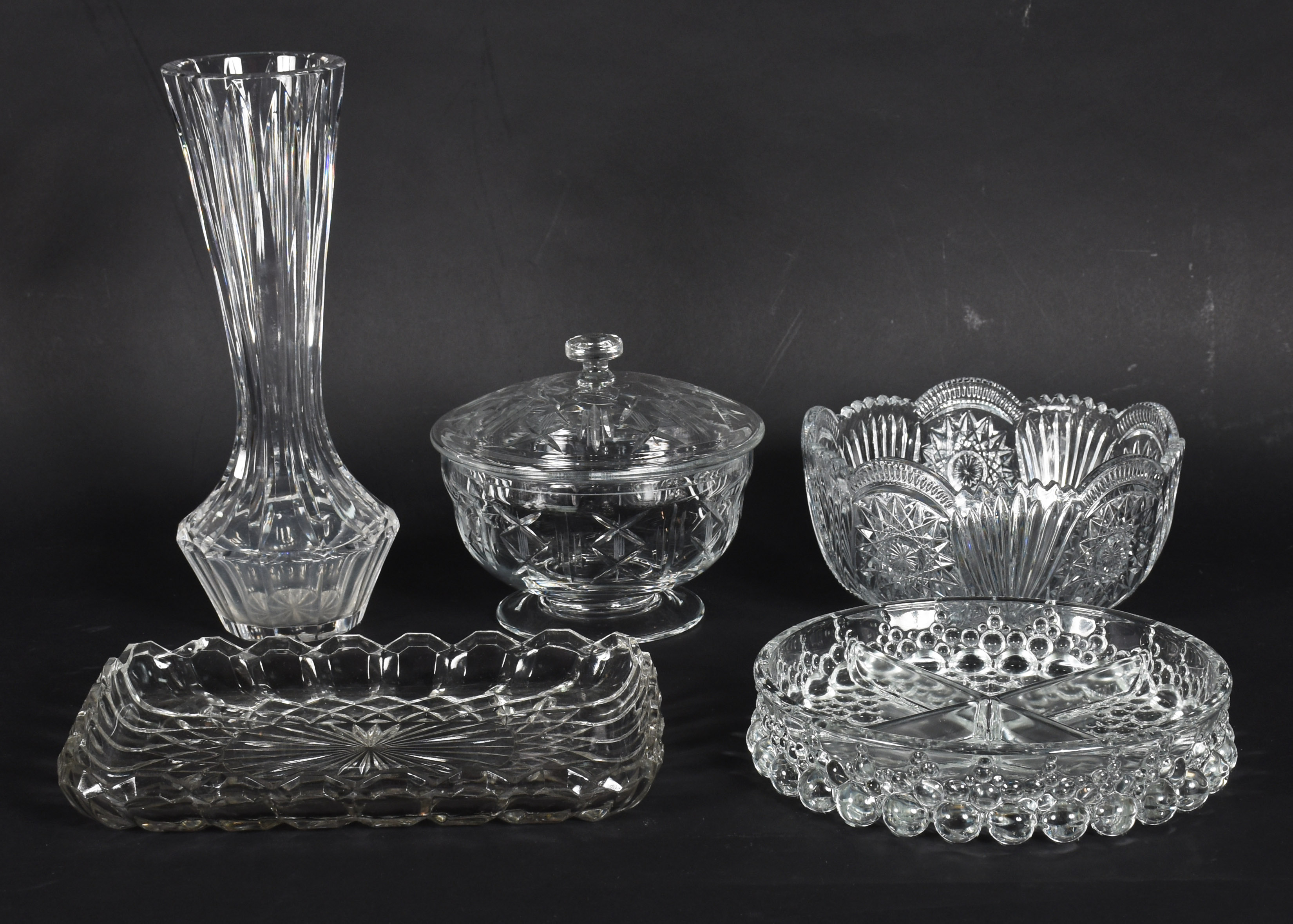 Cinco peças em demi cristal, sendo Vaso (alt.31 cm); bowl (diam.21 cm... - foto 1 de 4