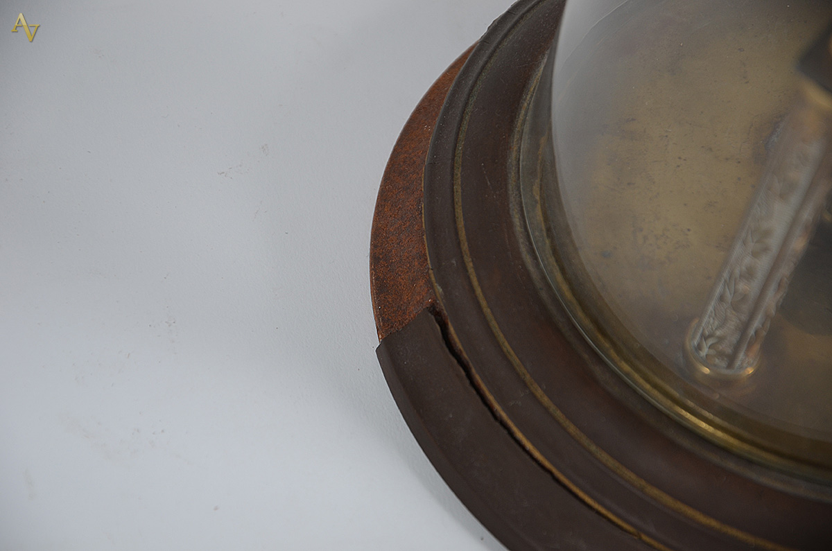 Relógio de mesa GUFA. Altura 29 cm (base de metal com quebrados). - foto 3 de 3