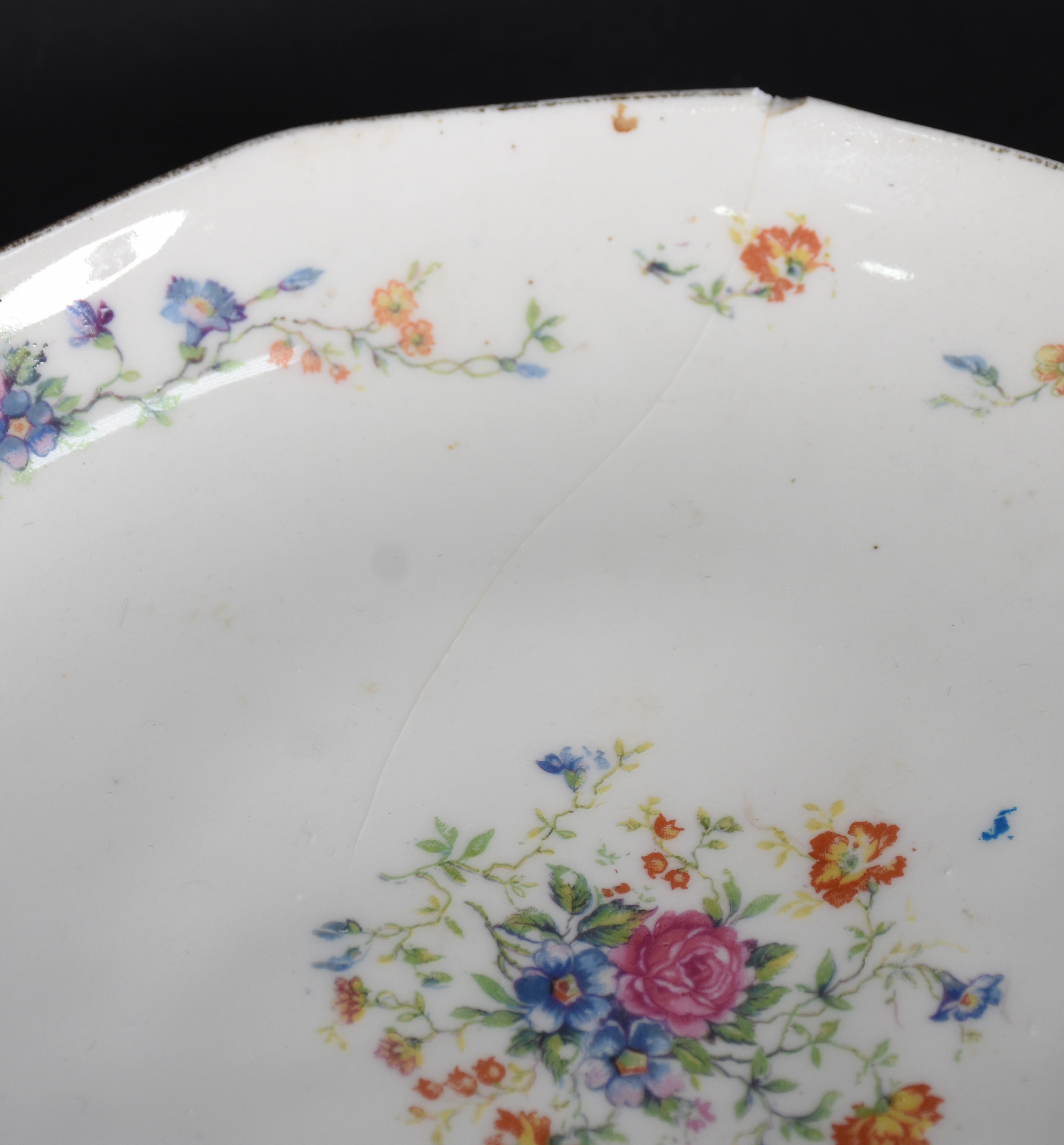 Diversas peças de porcelana sendo, 12 xícaras de cafe com pires... - foto 10 de 10