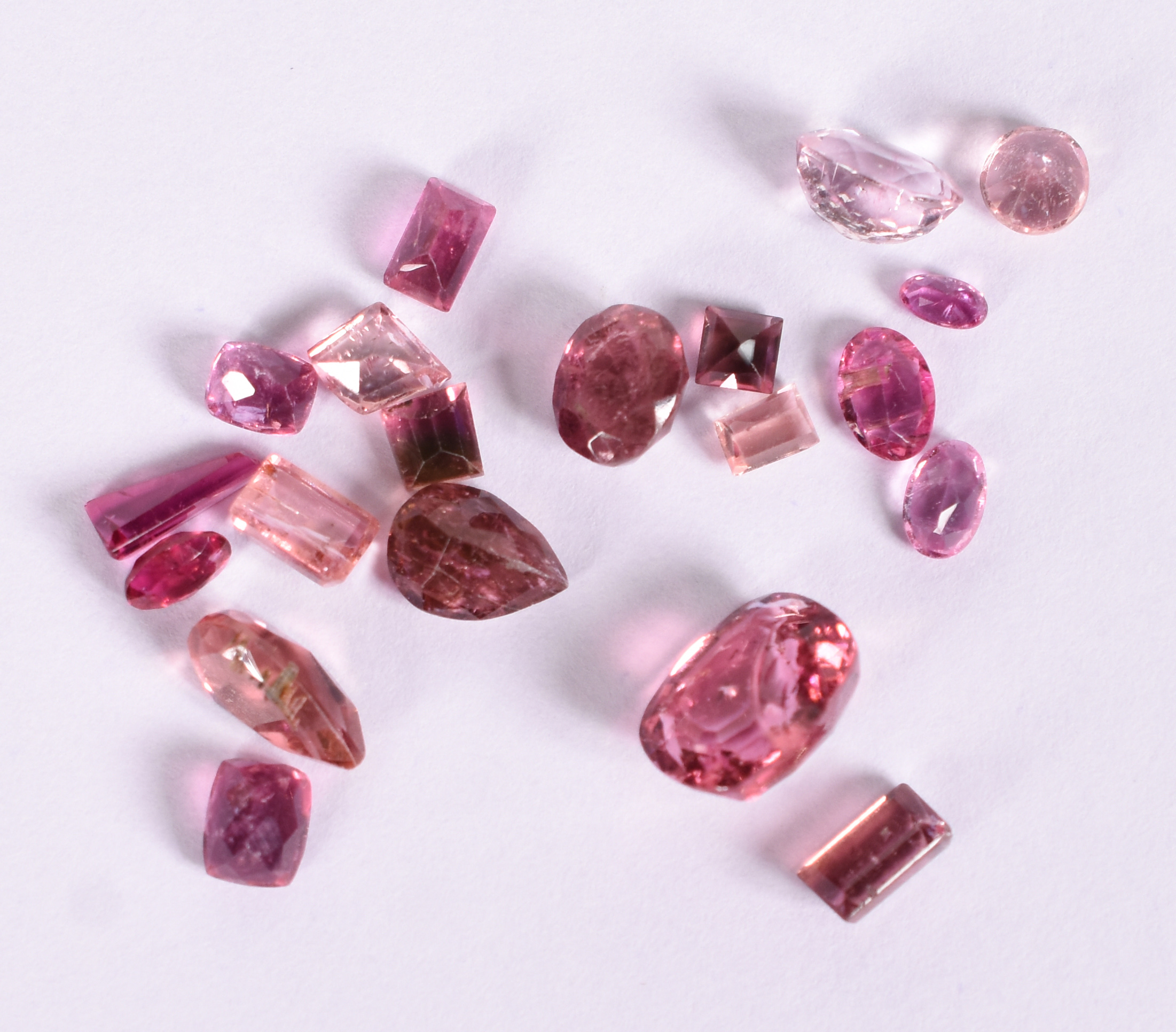 Conjunto com vinte pedras turmalinas rosas. - foto 3 de 3