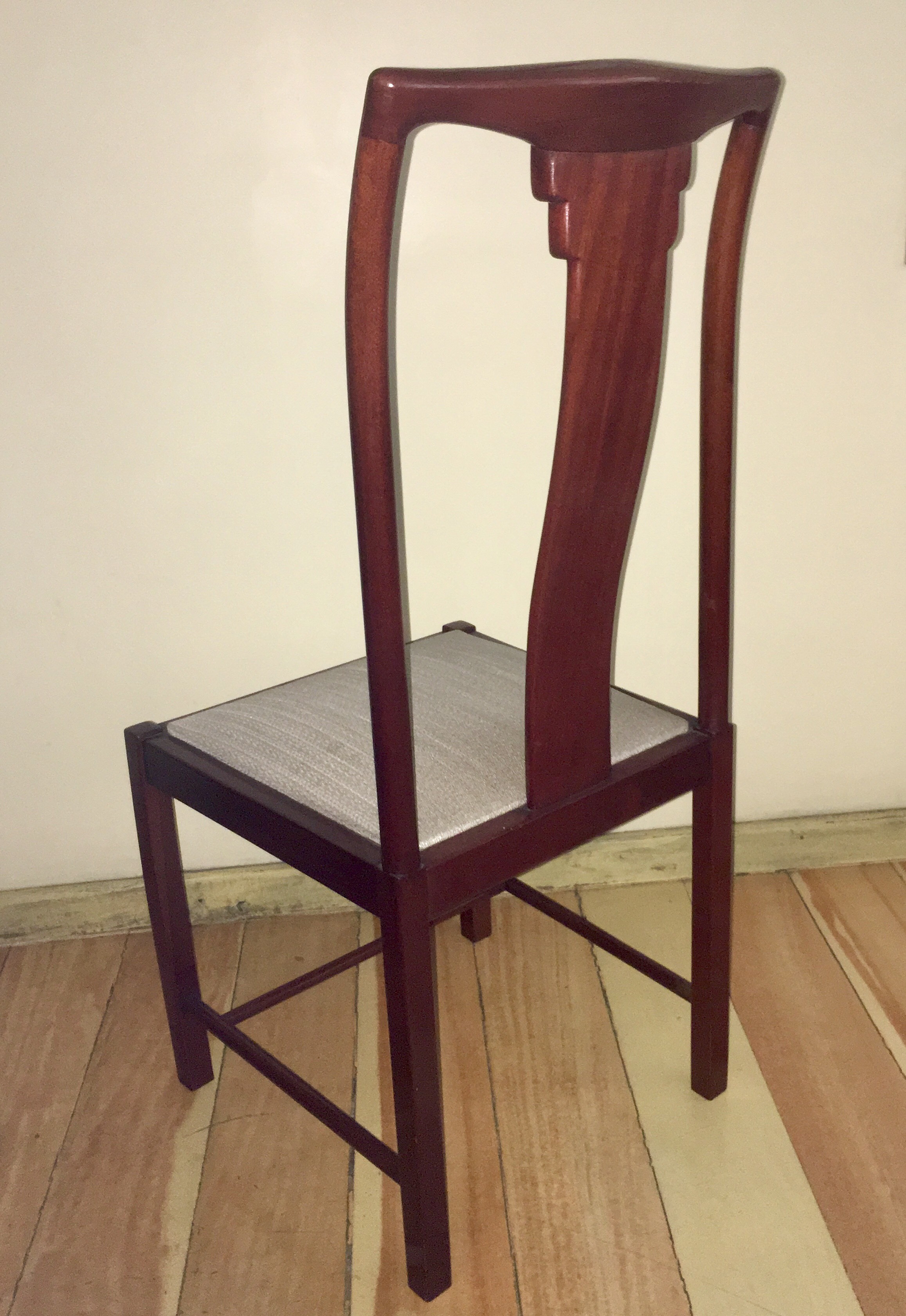 Mesa de jantar com tampo de cristal bisotado, cantos chanfrados, base... - foto 4 de 7