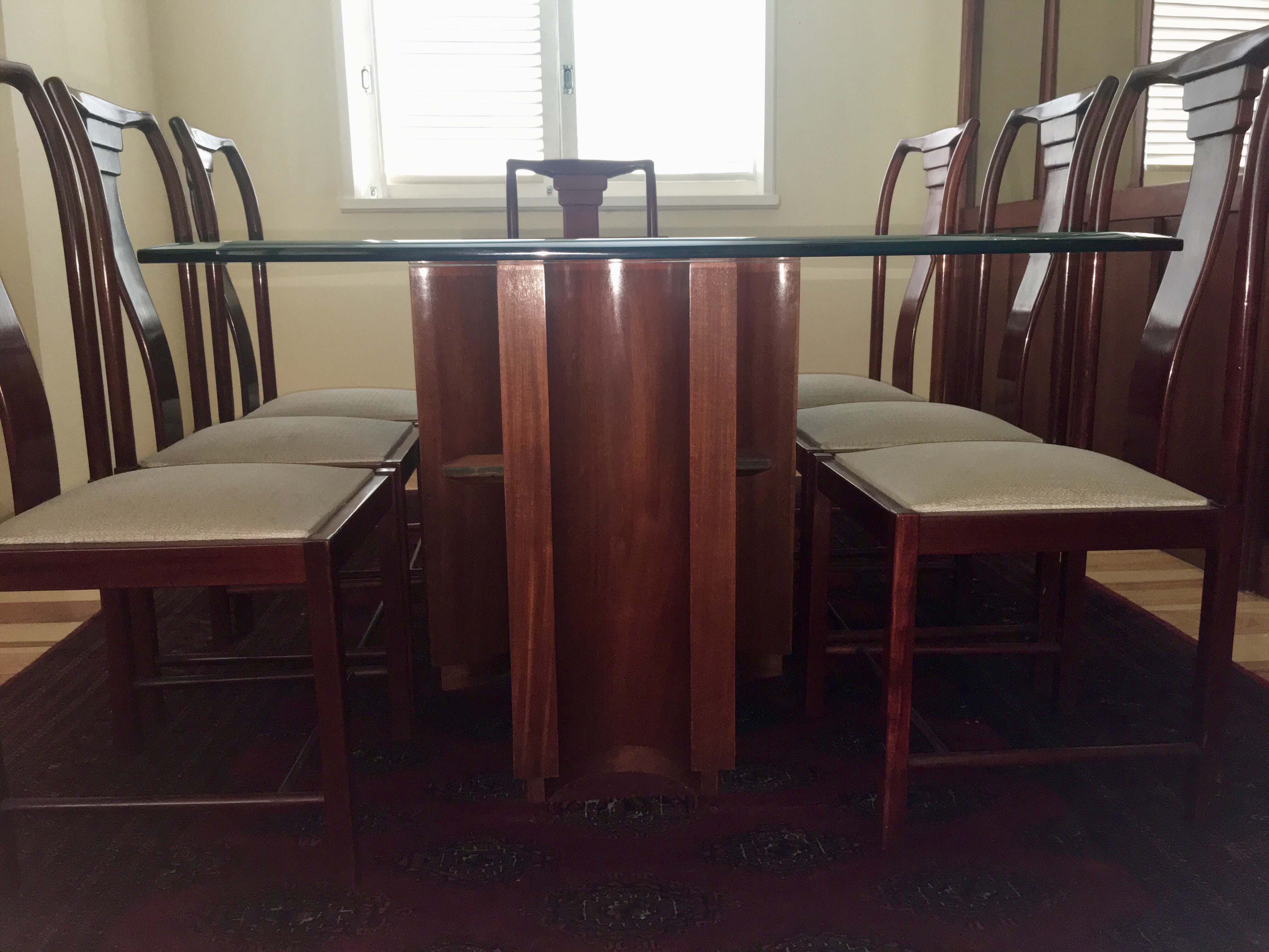 Mesa de jantar com tampo de cristal bisotado, cantos chanfrados, base... - foto 5 de 7