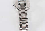 Cartier (1847),  - Relógio feminino CARTIER de aço, a quartzo com algarismos romanos, diâmetro do mostrador 28 mm. (Por questão de  segurança a peça não se encontra na l