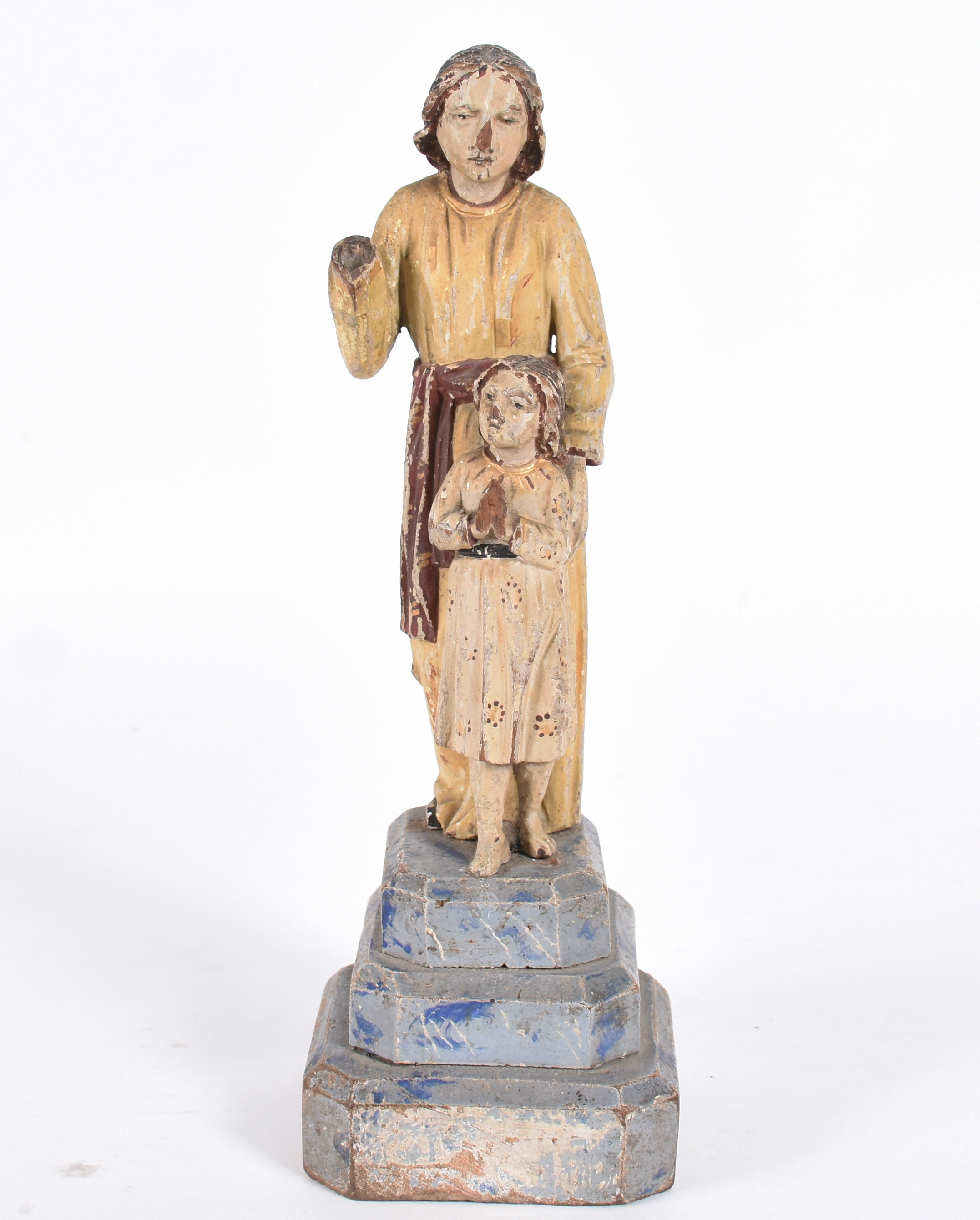 Antiga imagem sacra em madeira entalhada representando Santo com... - foto 1 de 3