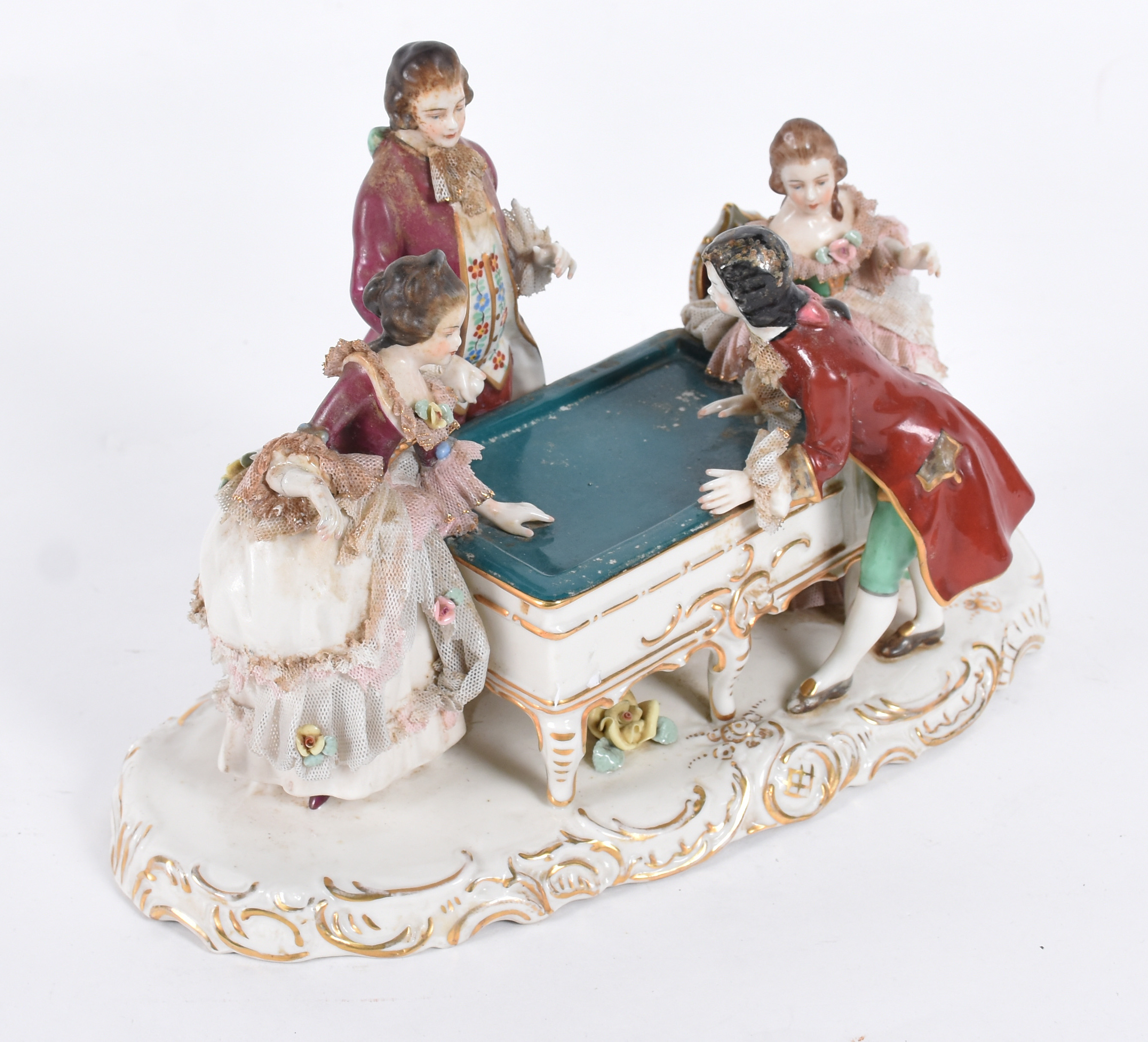 Grupo escultórico de porcelana, representando figuras de nobres... - foto 1 de 5