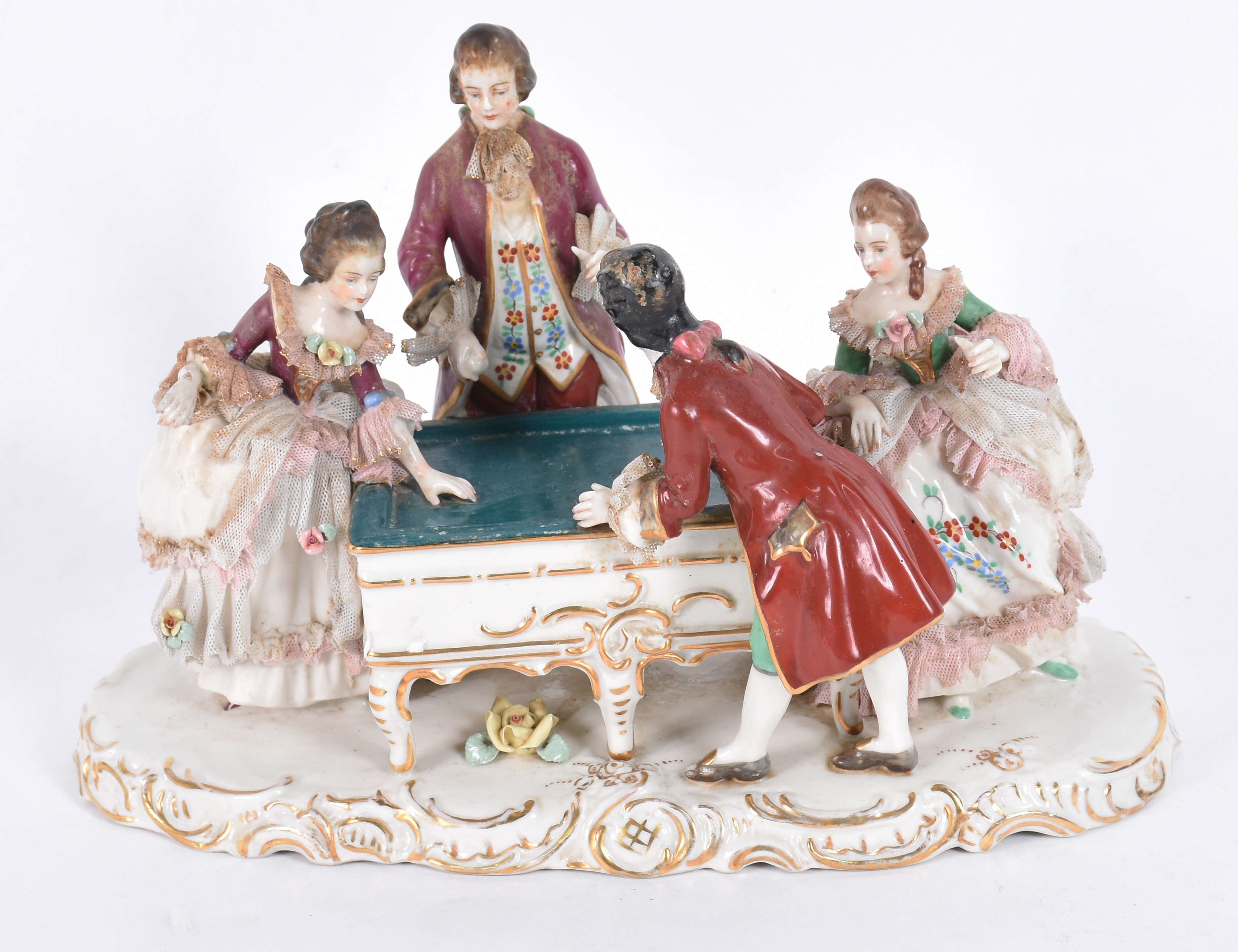 Grupo escultórico de porcelana, representando figuras de nobres... - foto 2 de 5