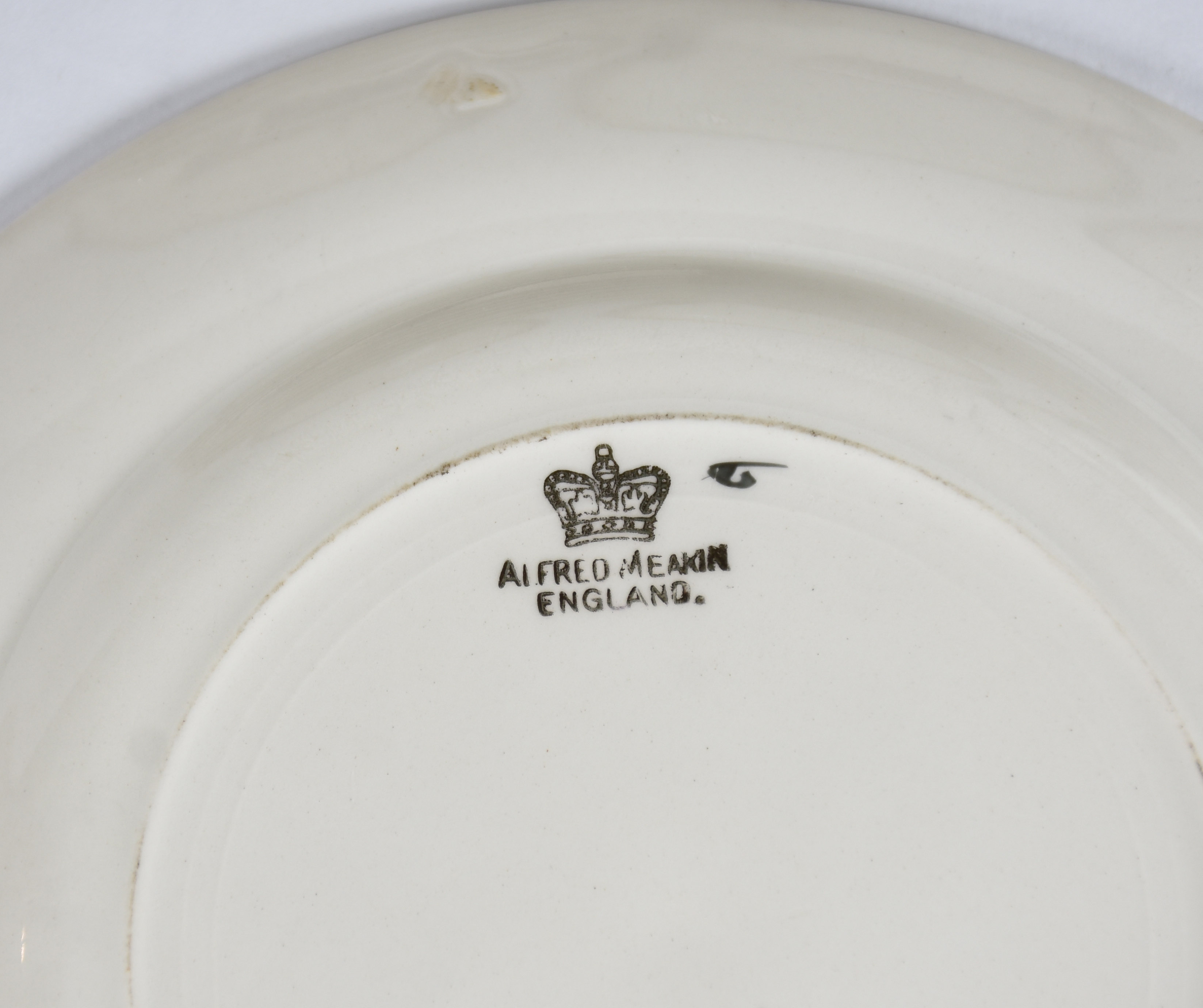 Aparelho de jantar inglês composto de 34 pratos rasos, 12 fundos, 20... - foto 7 de 8