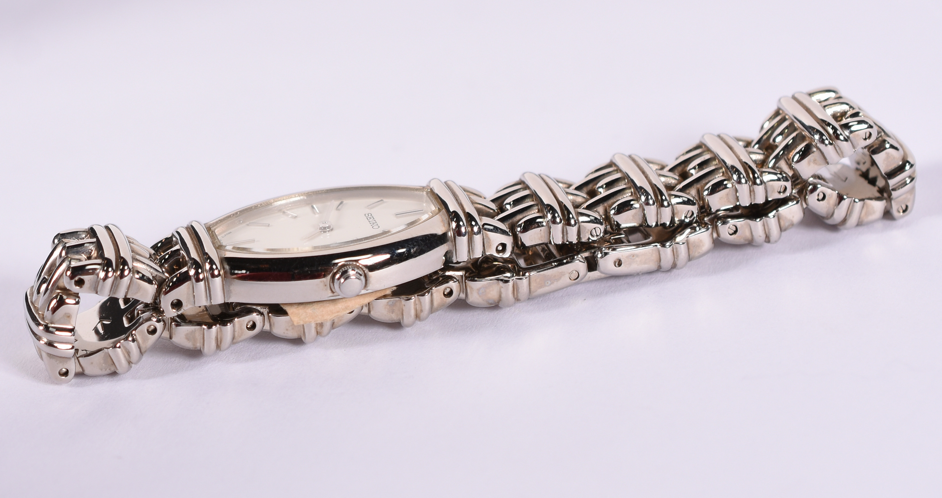 Relógio seiko feminino, pulseira de aço polido, na caixa. (Por... - foto 2 de 4