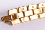 Relógio Seiko feminino, pulseira dourada, em al... - Relógio Seiko feminino, pulseira dourada, em algarismos romanos, na caixa.