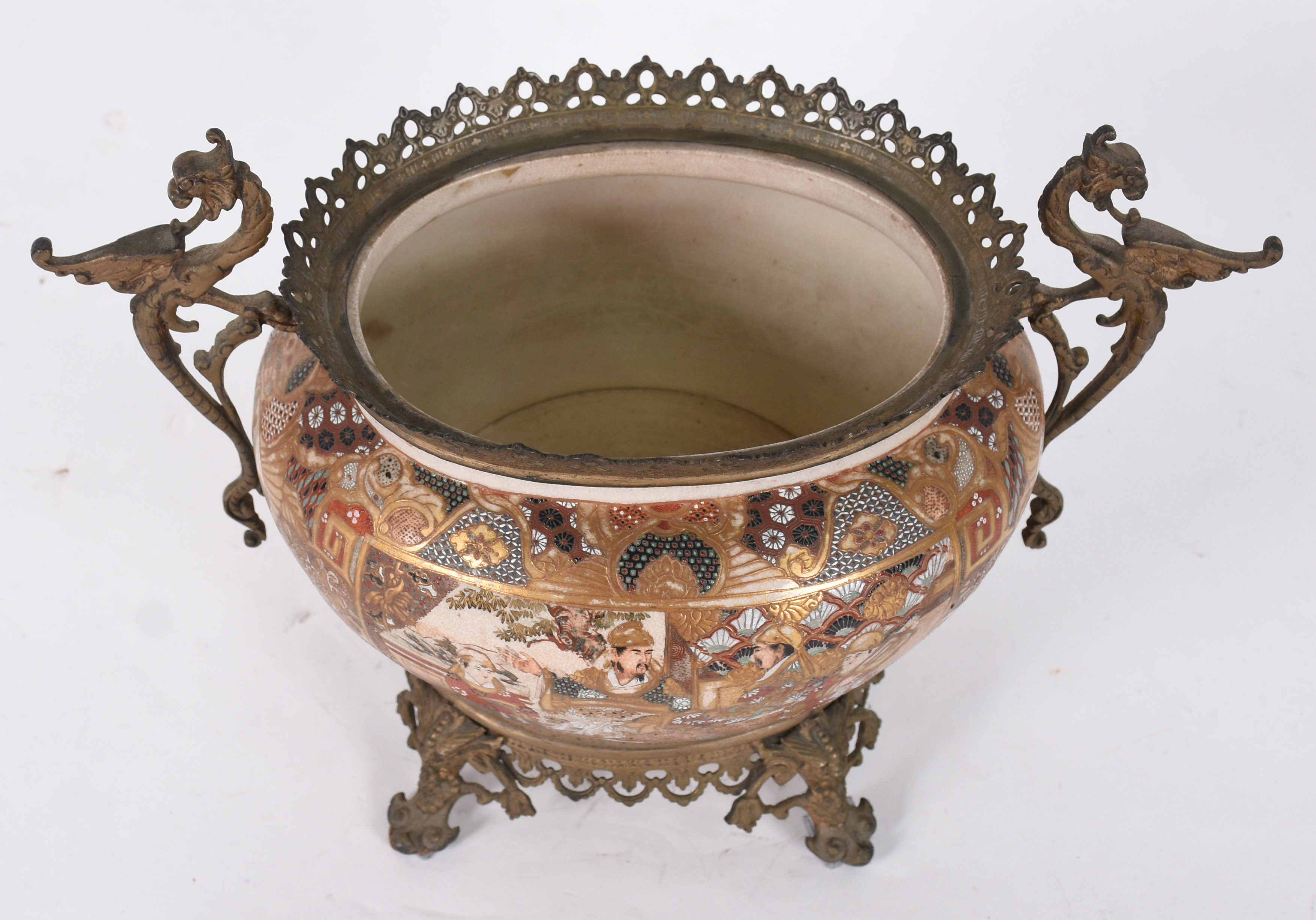Bowl de faiança japonesa de Satzuna com guarnição de metal dourado... - foto 2 de 6