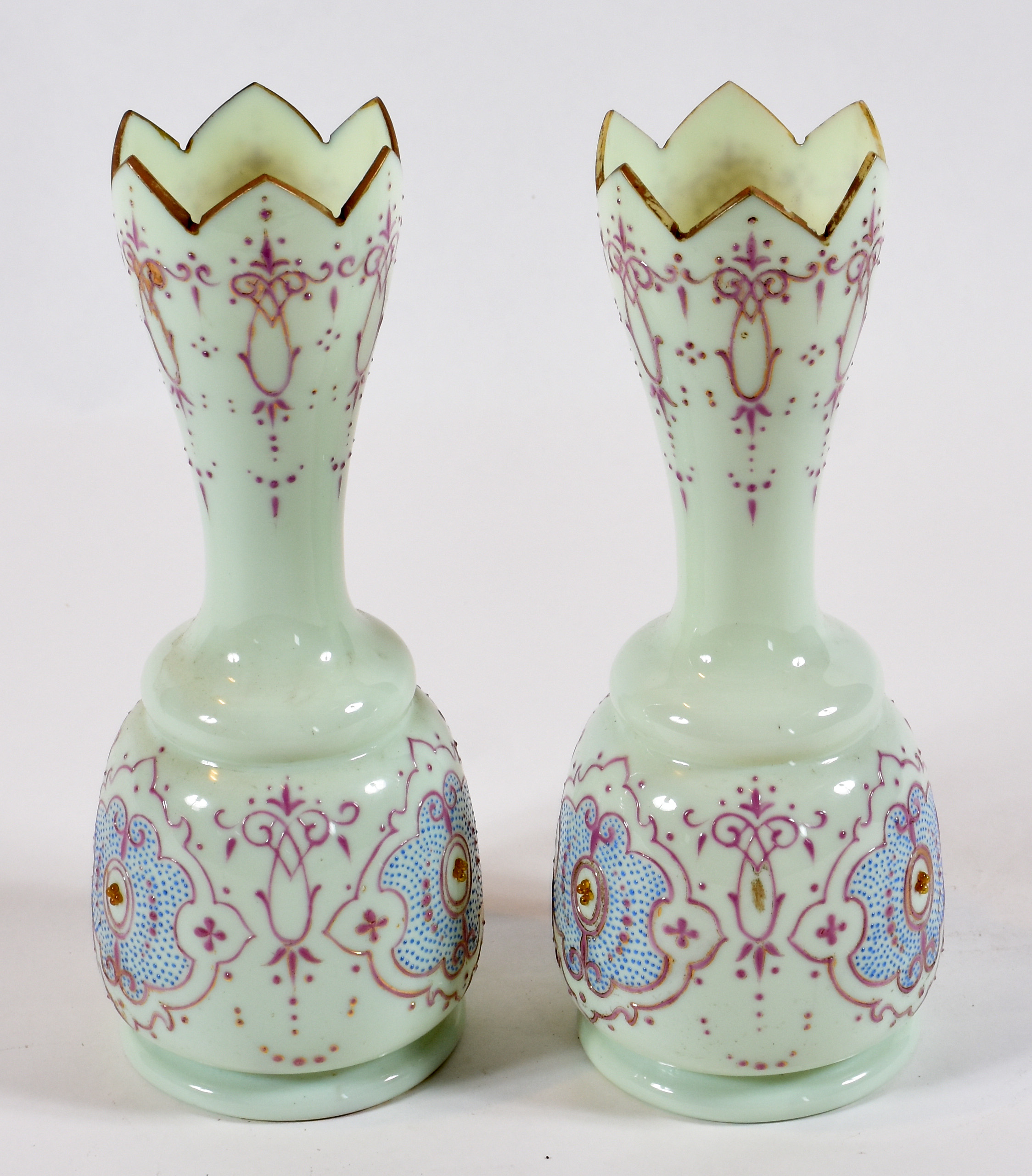 Par de belíssimos vasos de opalina francesa na cor verde com... - foto 2 de 5