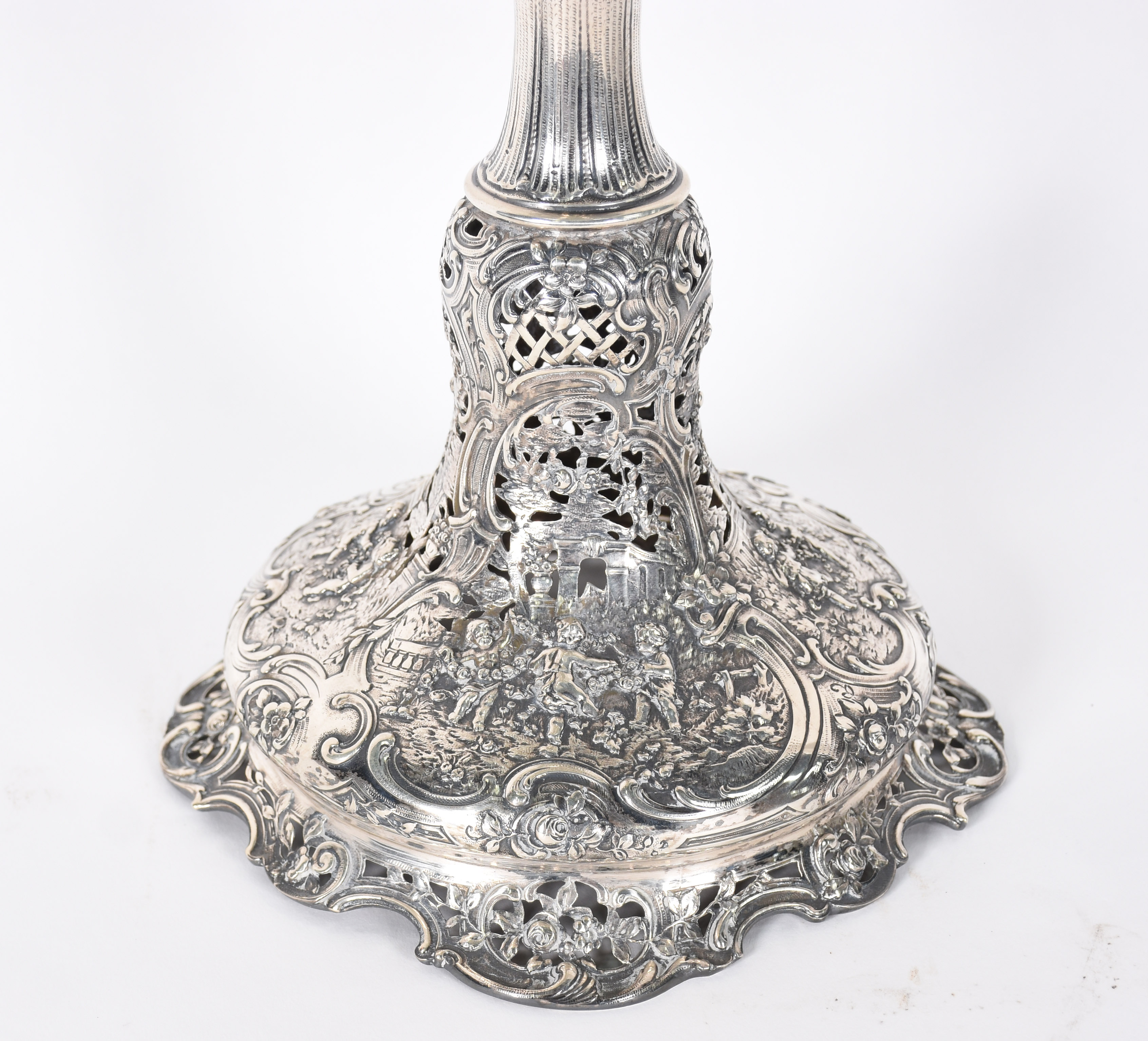 Elegante refresqueira de prata alemã contrastada com figuras infantis... - foto 10 de 10