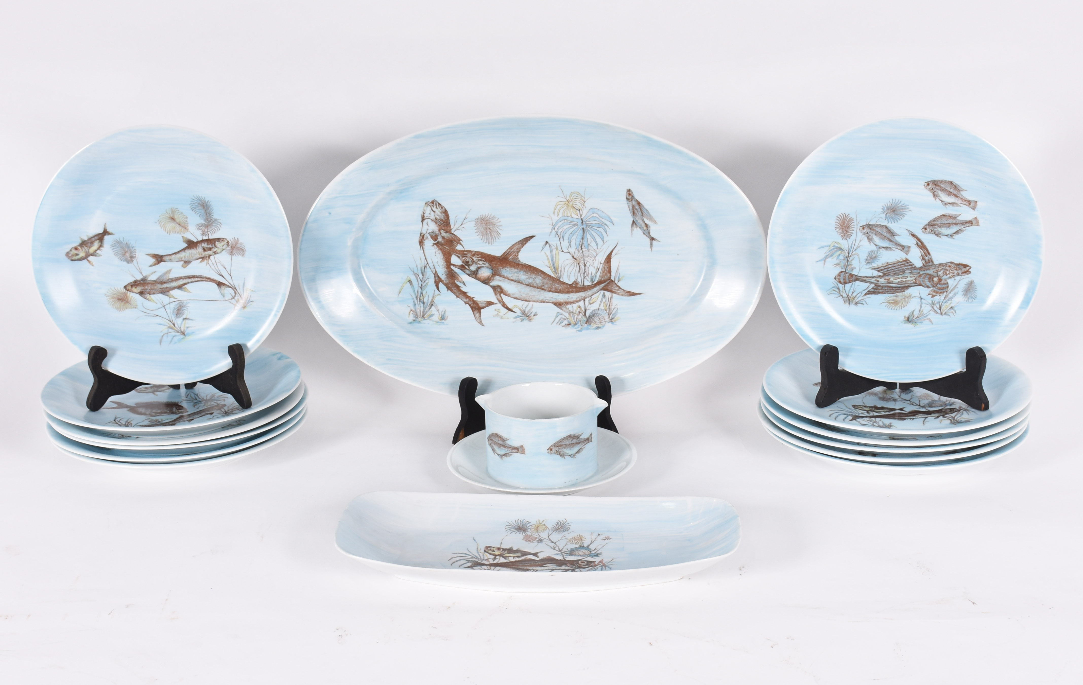 Serviço para peixe de porcelana pintada à mão, sendo 12 pratos rasos... - foto 2 de 6
