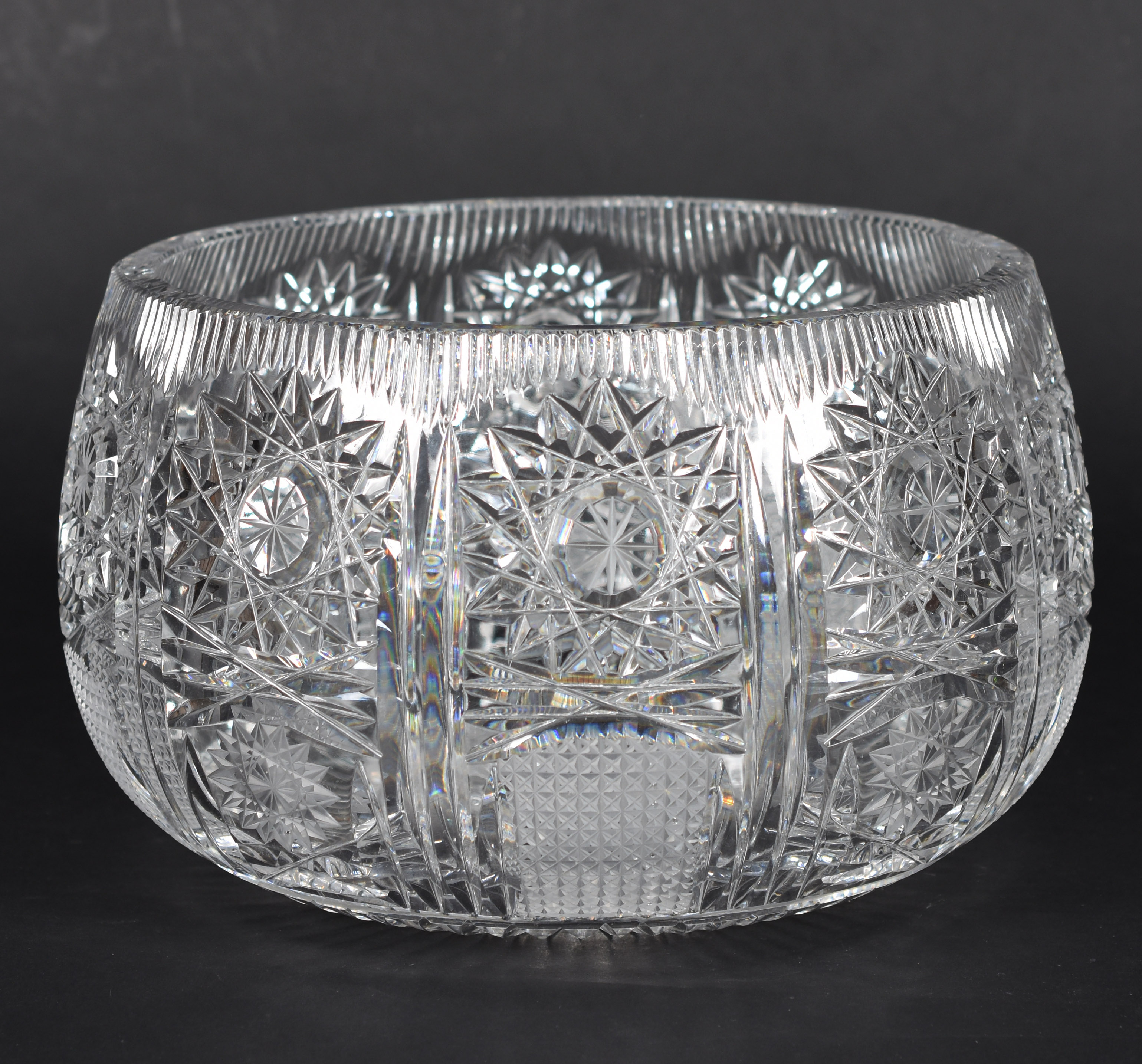Bowl de cristal tcheco ricamente lapidado a mão. - foto 2 de 3