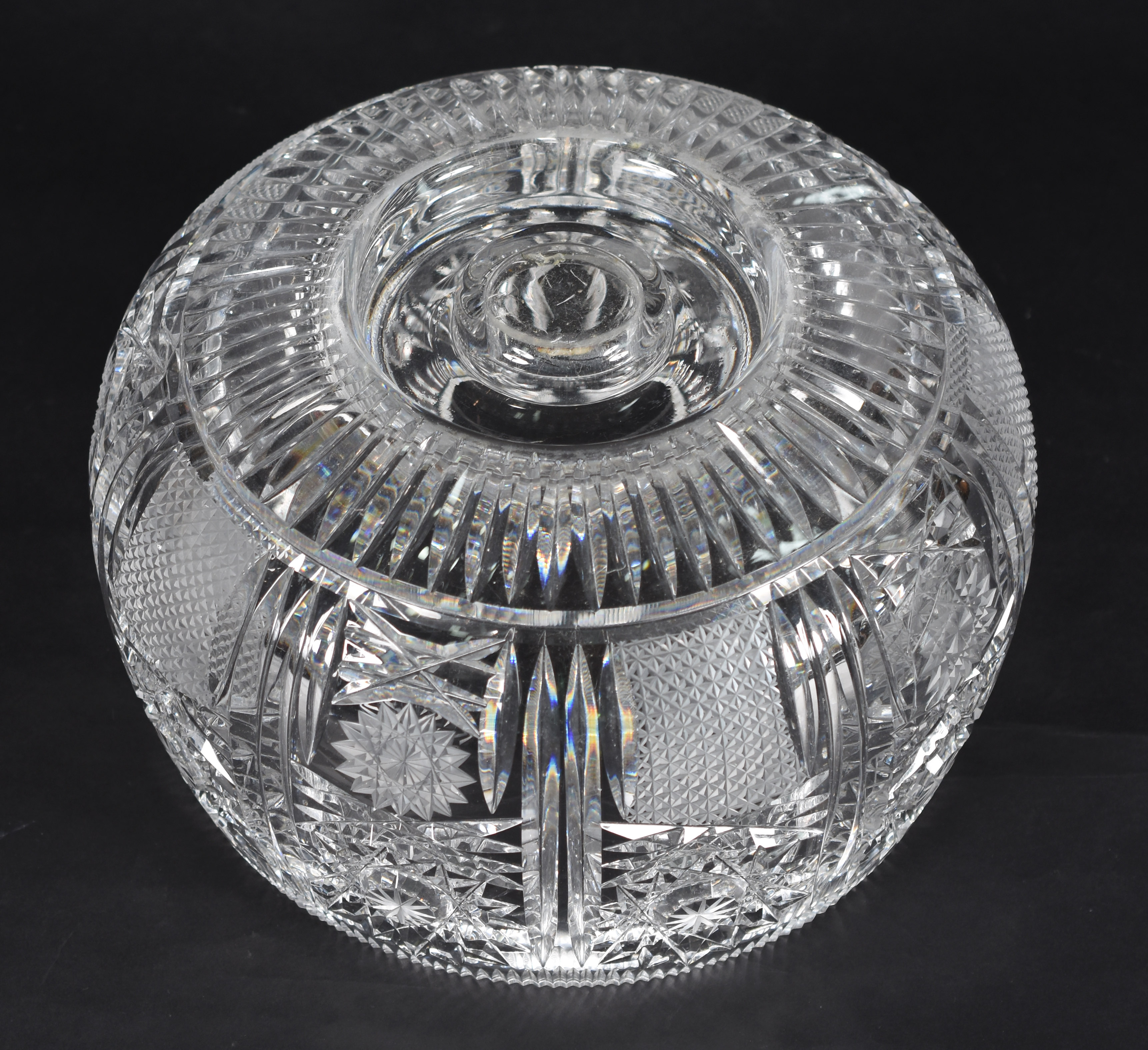 Bowl de cristal tcheco ricamente lapidado a mão. - foto 3 de 3