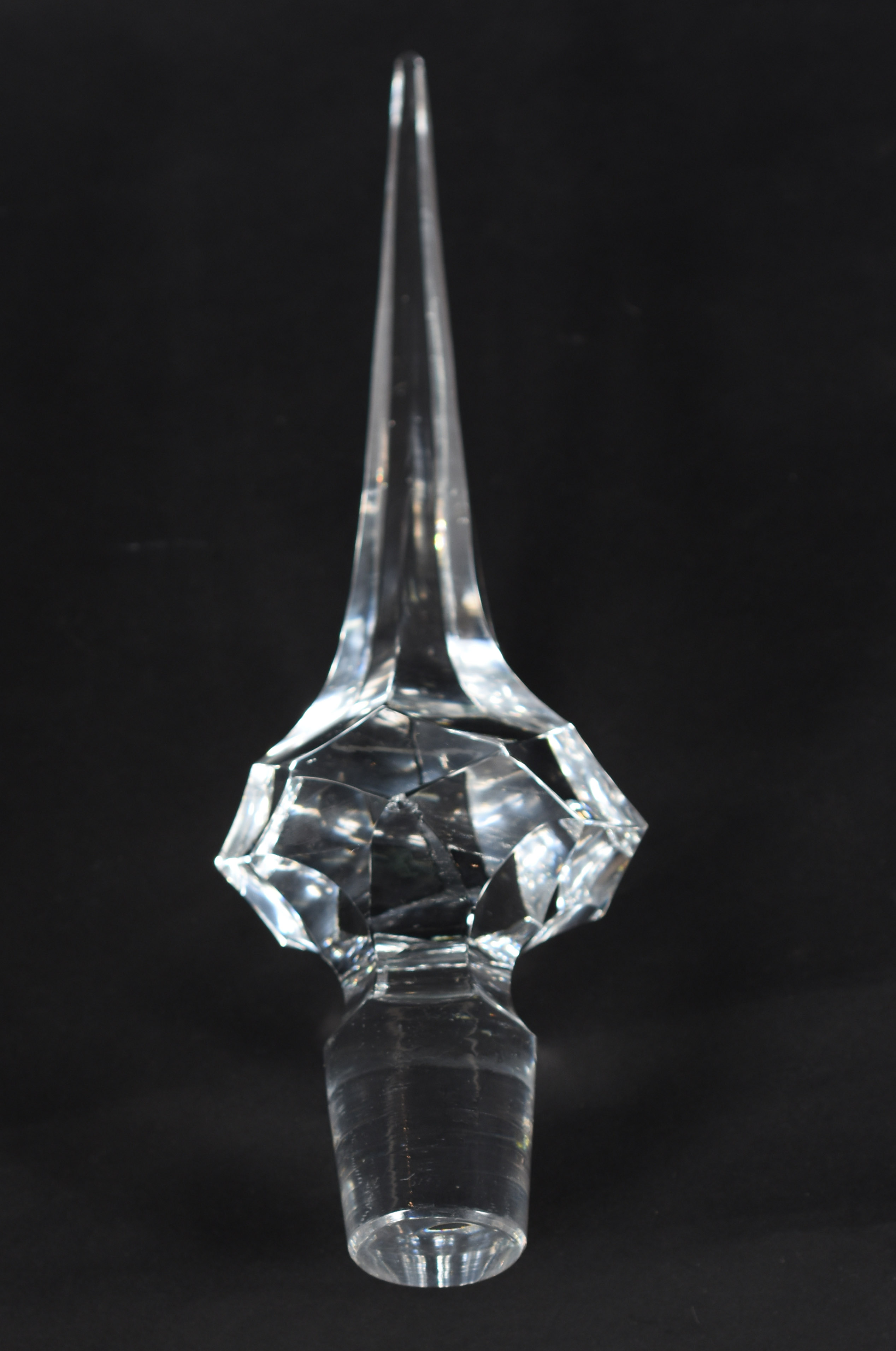 Grande garrafa de cristal tcheco lapidado à mão. - foto 4 de 4