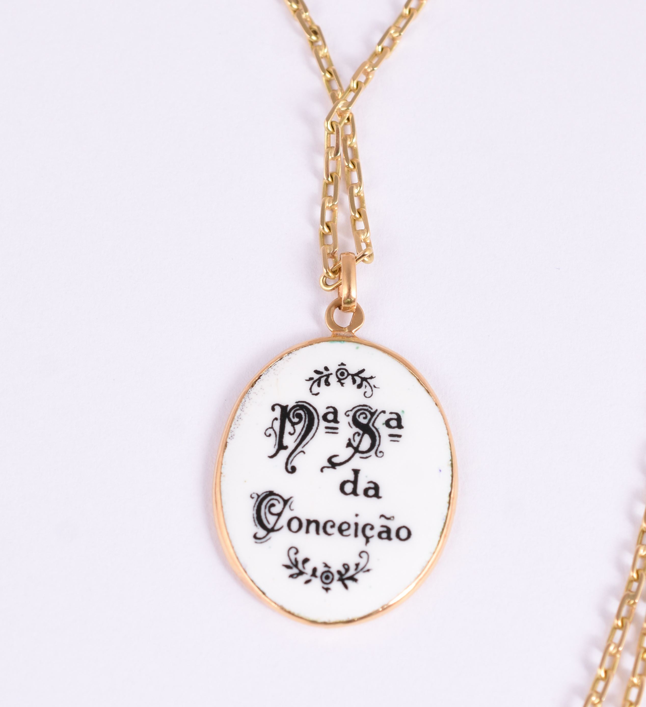 Gargantilha de ouro amarelo com pingente Nossa Senhora da Conceição... - foto 3 de 4
