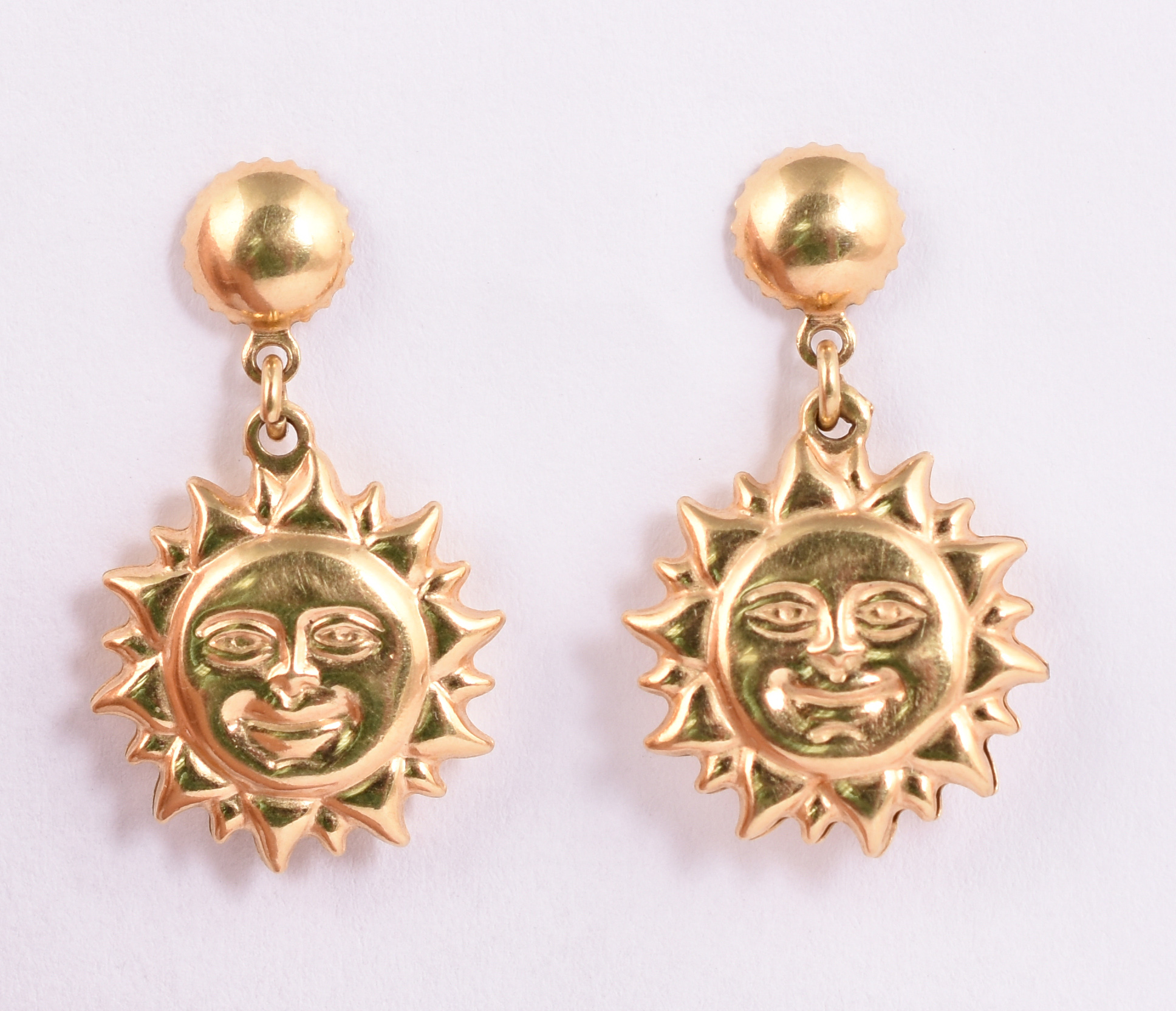 Par de brincos de ouro amarelo 18 k, tipo lua. (por questão de... - foto 1 de 2