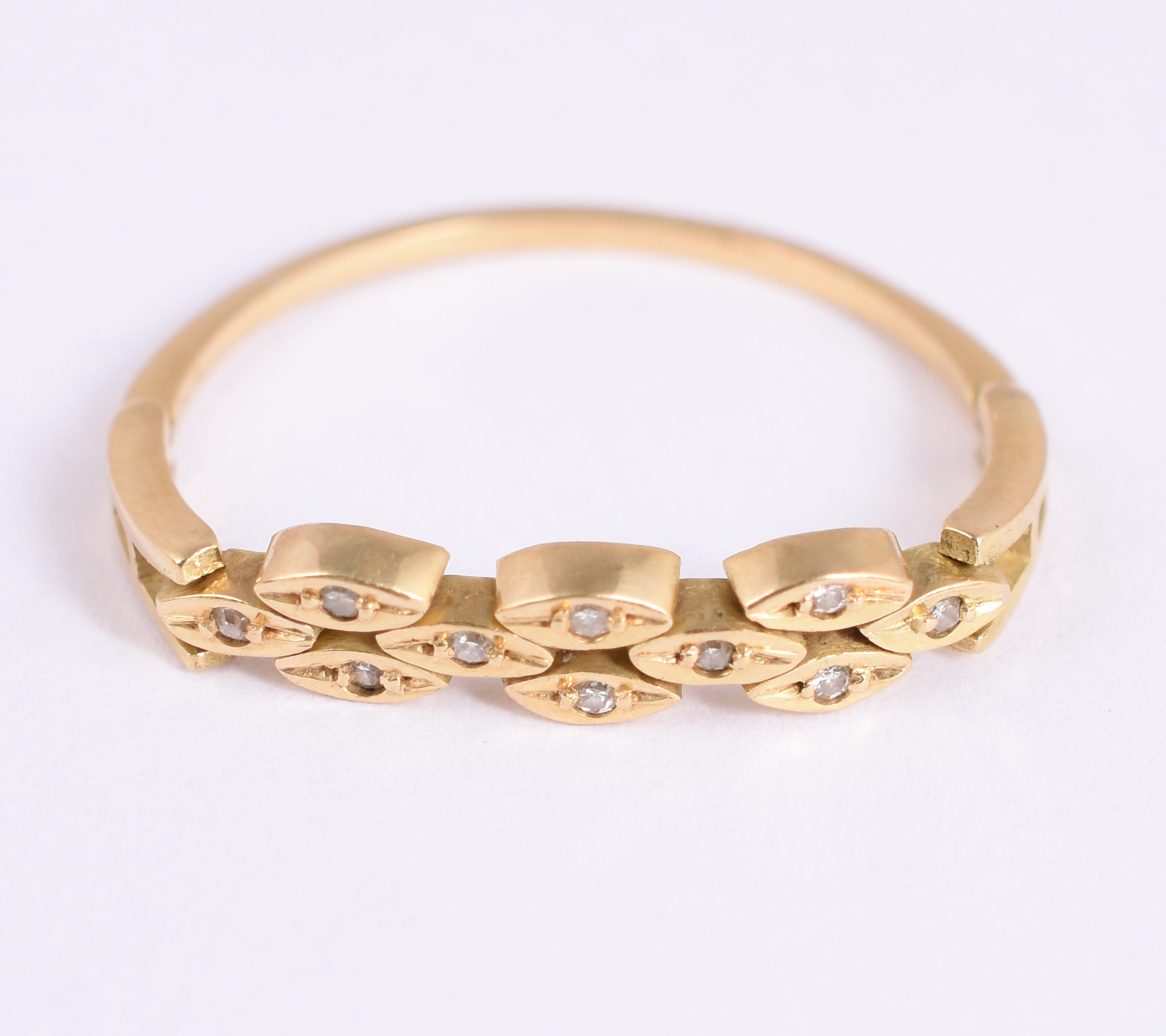Anel maleável de ouro amarelo 18 k com 9 mini brilhantes. (por... - foto 1 de 5