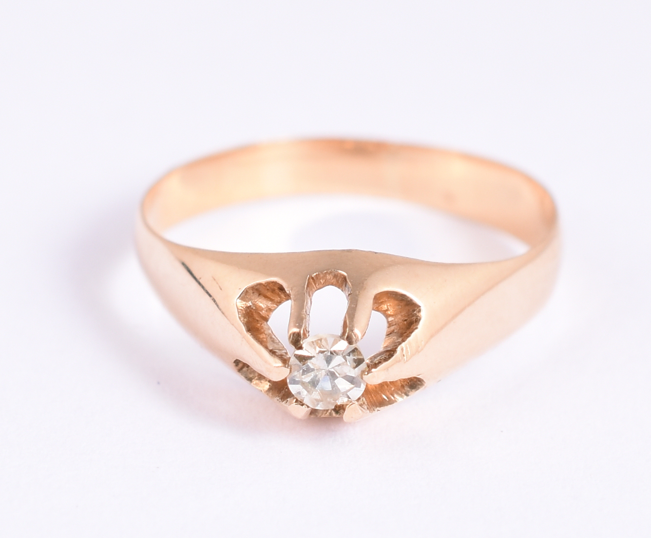 Anel solitário de ouro amarelo 18 k com um brilhante de 0,10 cts, aro... - foto 1 de 3