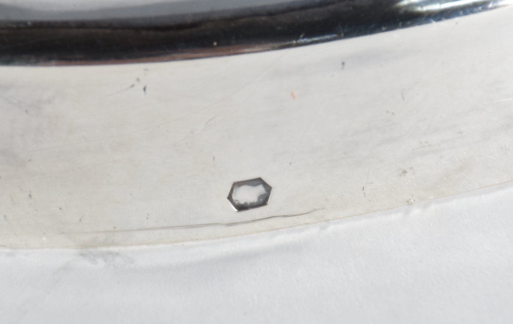 Vaso de prata francesa contrastada, ricamente cinzelado, base... - foto 5 de 5