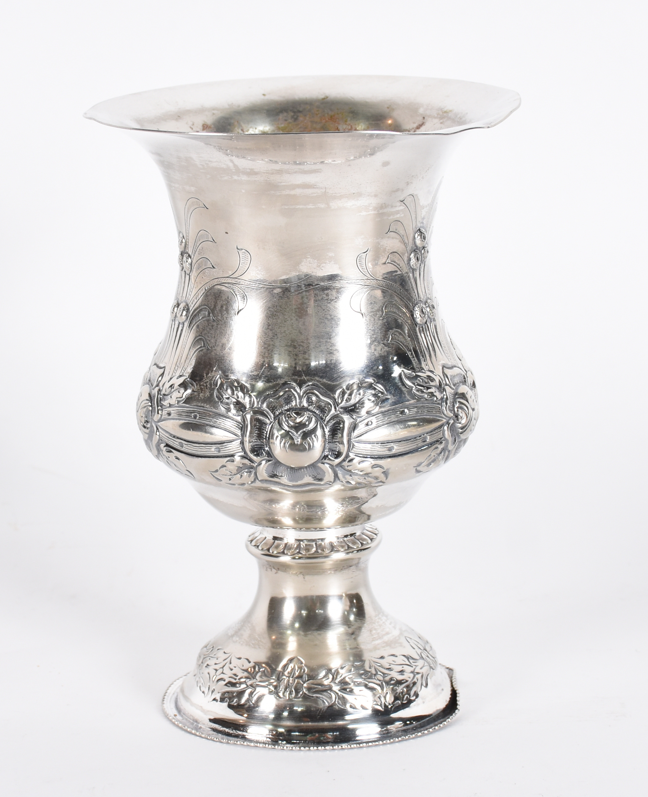 Vaso de prata contraste 833 mls, com amassados. - foto 1 de 5