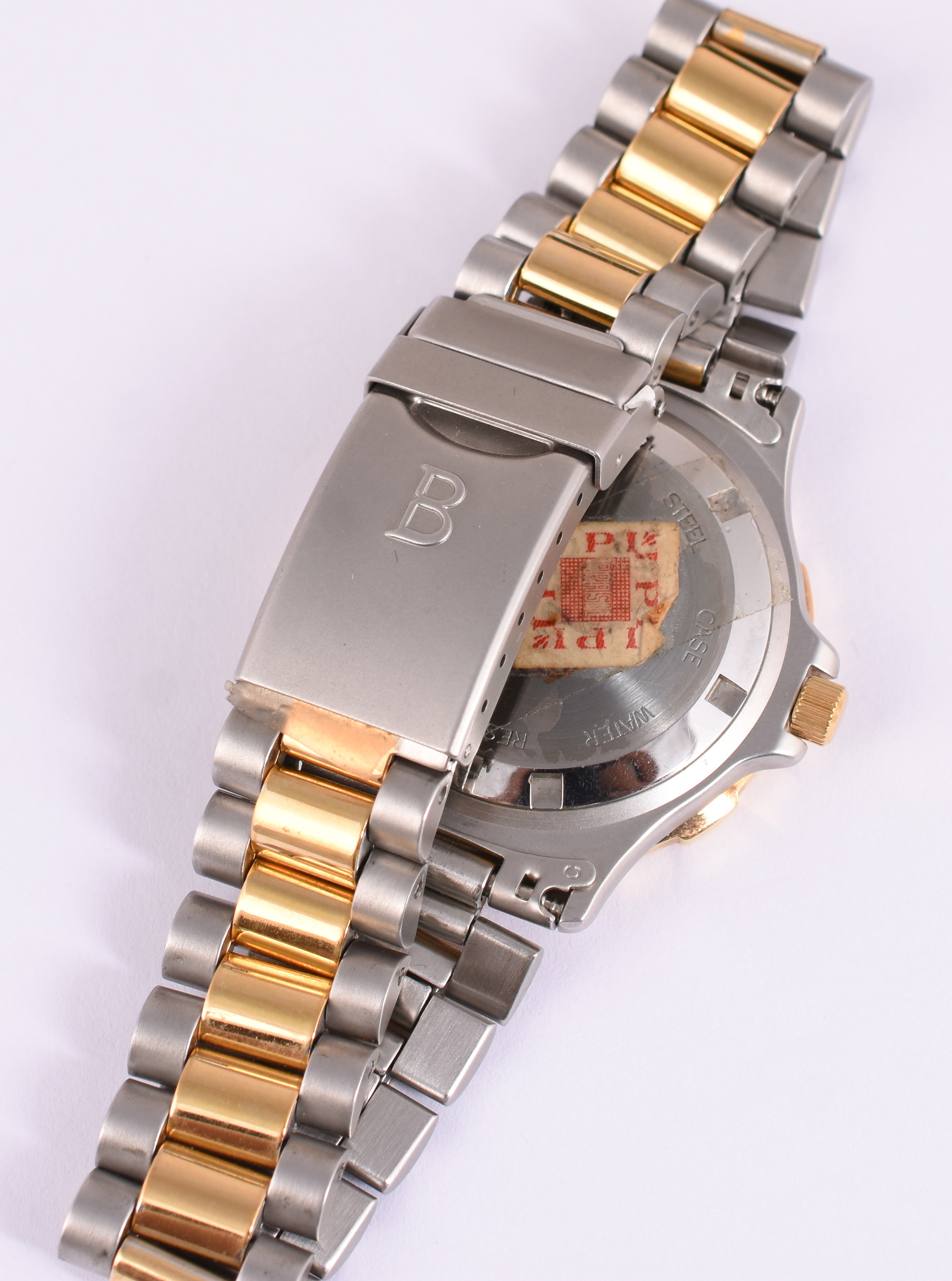 Relógio Bulova unissex, caixa e pulseira em aço dourado, calndário... - foto 3 de 4