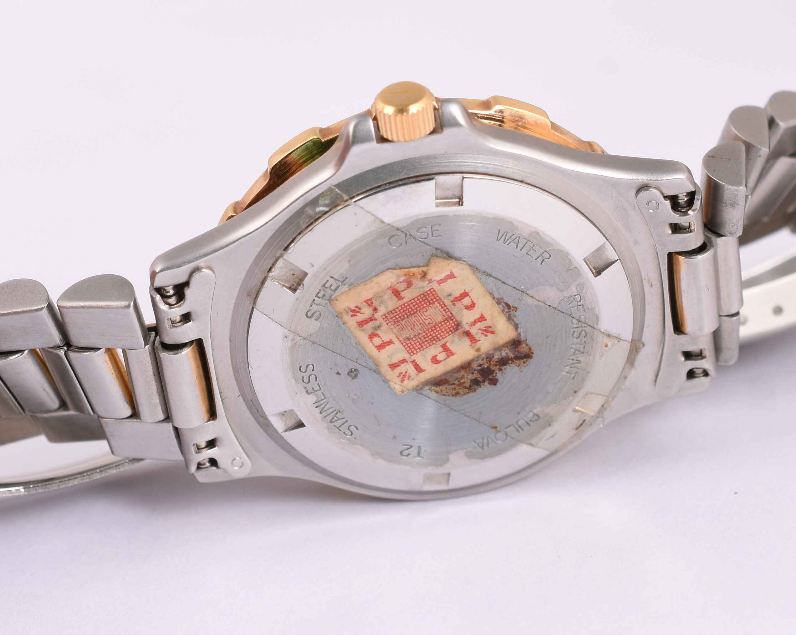 Relógio Bulova unissex, caixa e pulseira em aço dourado, calndário... - foto 4 de 4