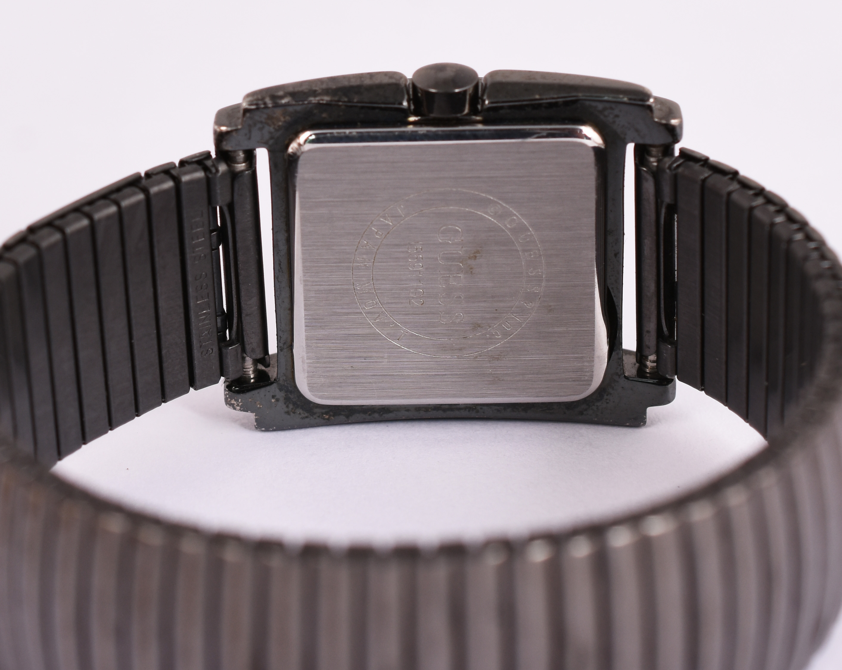 Relógio Guess feminino, Japão, aço negro, na caixa e com... - foto 3 de 4