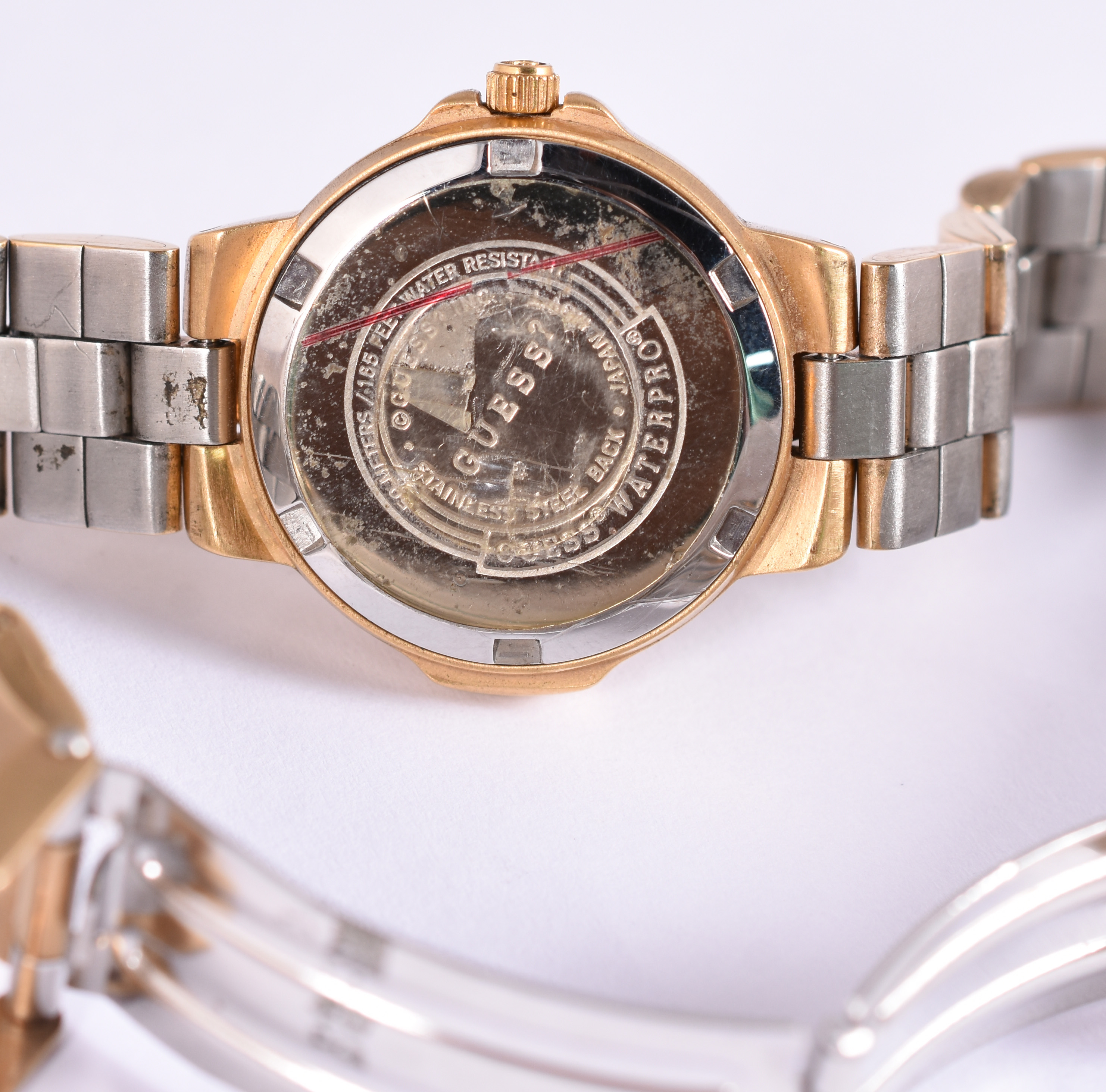 Relogio feminino Guess dourado, calendário, 50 metros, water prof, na... - foto 3 de 4