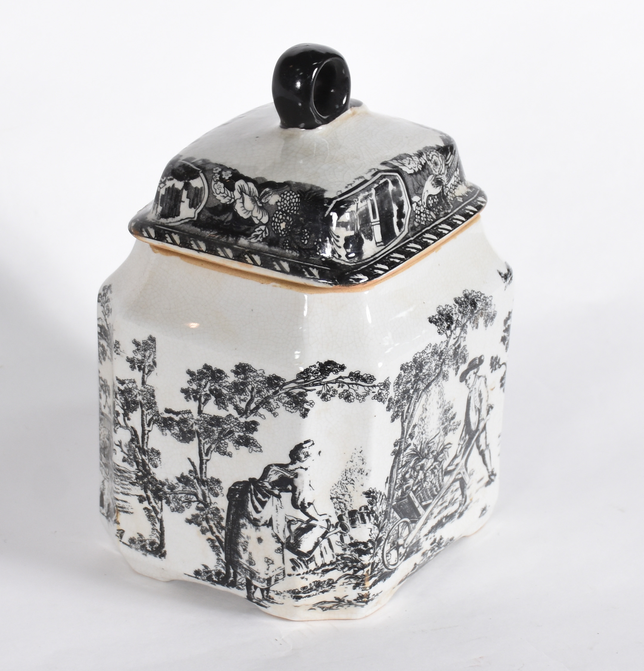 Potiche de porcelana decorada com figuras campestres em preto e... - foto 1 de 5