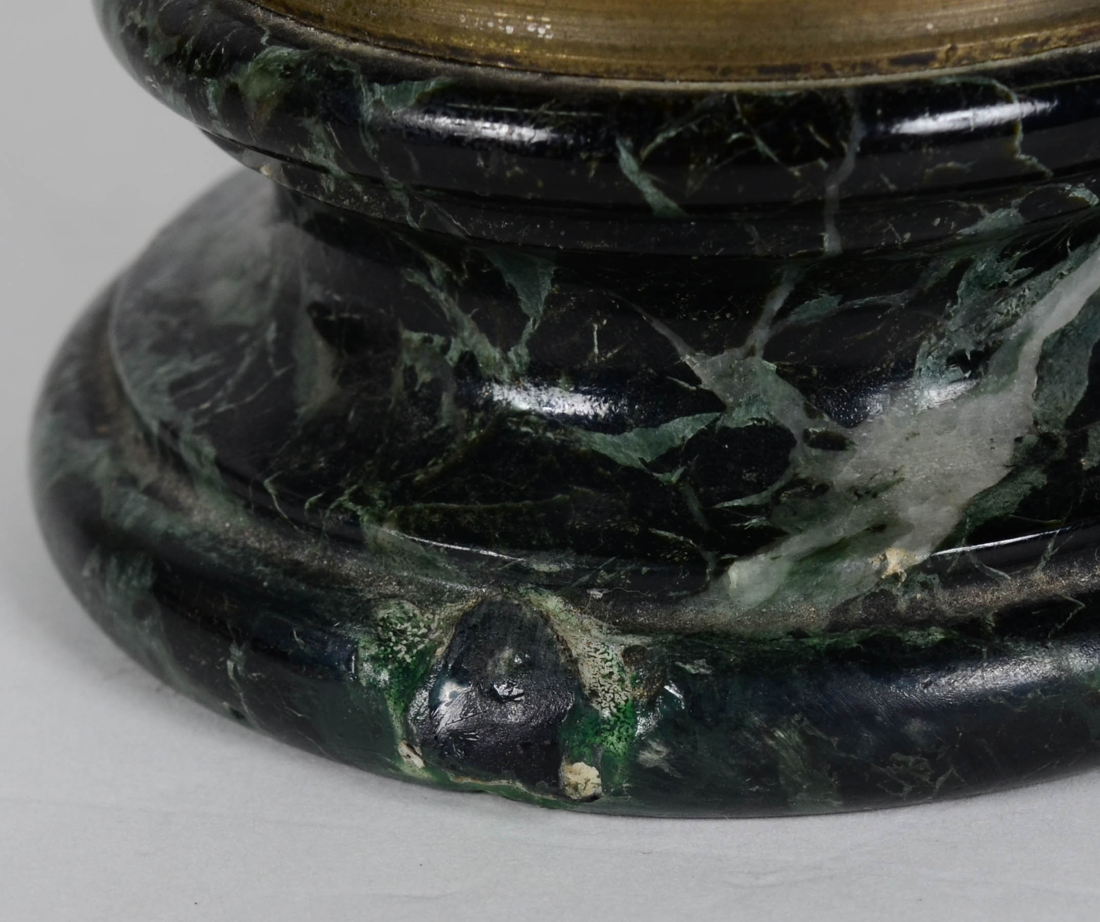 FOSFOREIRAS - Raro par de fosforeiras em bronze, com figuras de... - foto 5 de 9
