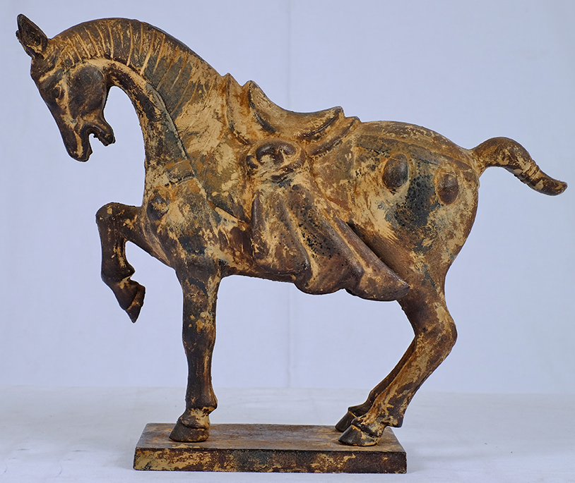 Cavalo de bronze Chinês do século XIX, apoiado em base retangular. - foto 2 de 2