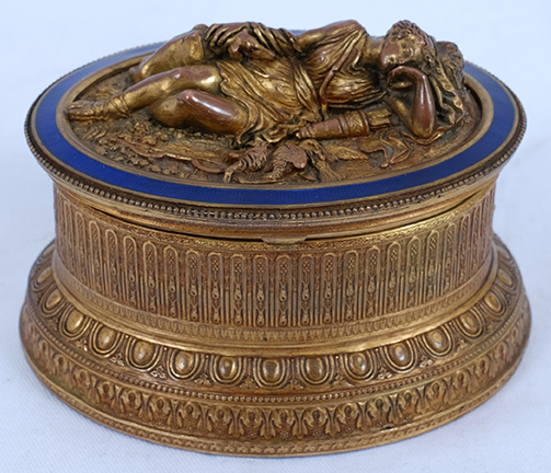 Belíssimo porta joias oval de metal dourado francês, Séc XIX , tampa... - foto 2 de 2