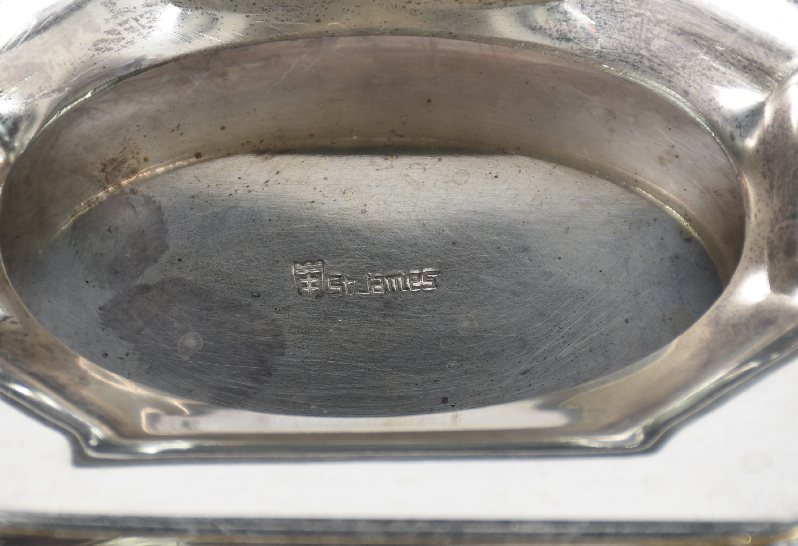 Duas peças de metal prateado, sendo: Grand sopeira e bowl (metal com... - foto 4 de 5