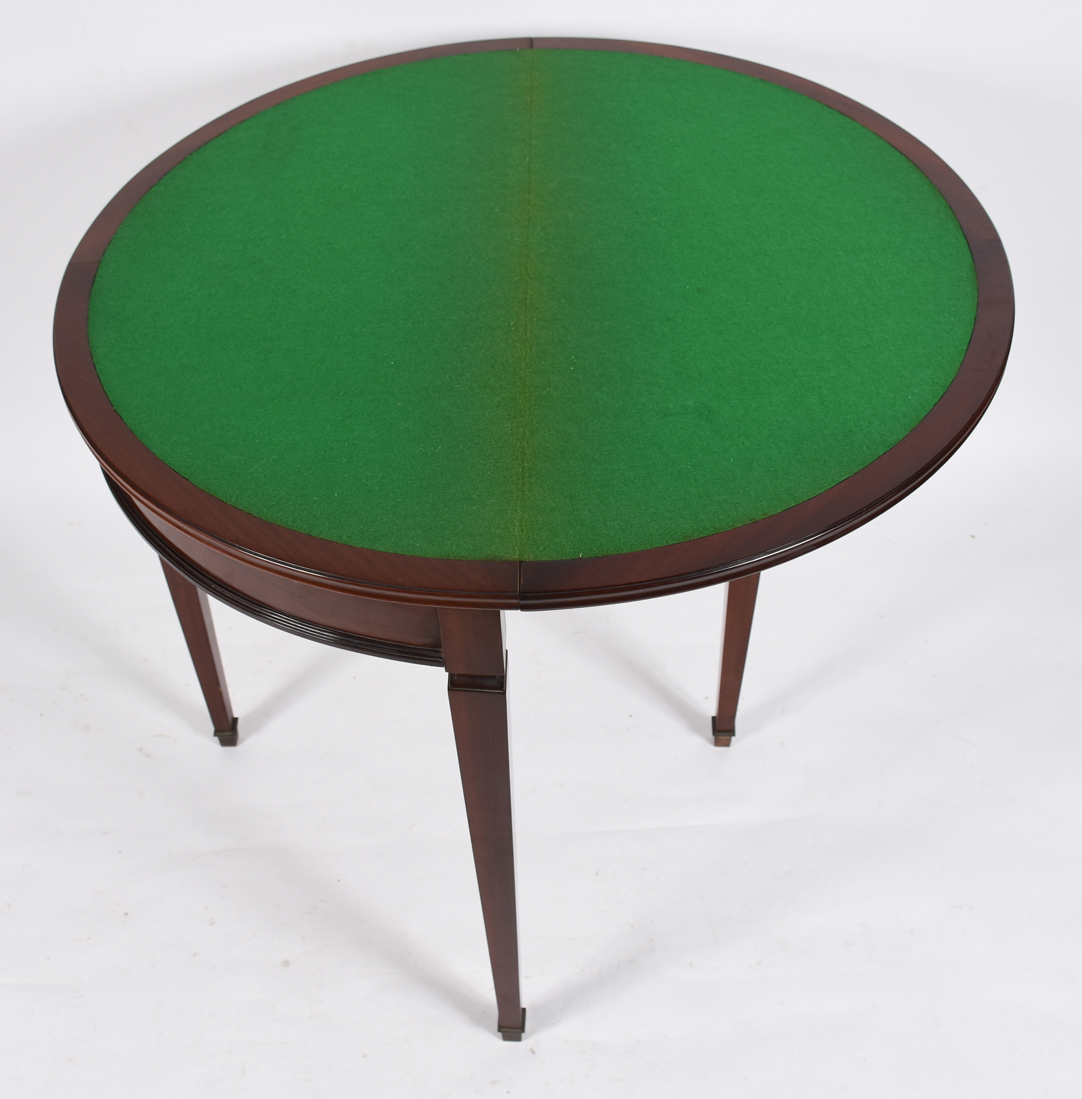 Console/ mesa de jogo de madeira nobre, tampo dobrável, parte interna... - foto 4 de 5