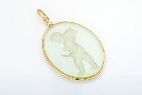Pingente assinado "LALIQUE" com borda de ouro 18 k e figura de anjo... - foto 1 de 2
