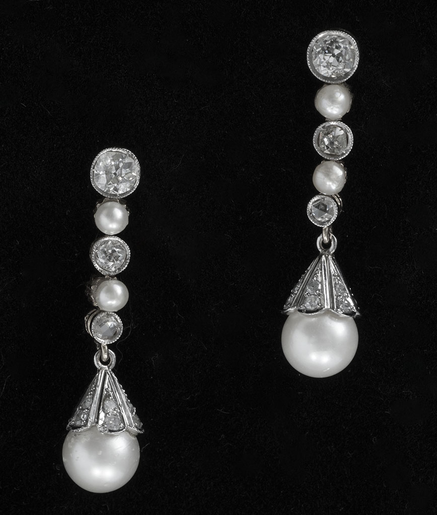 Par de brincos de 1920 com aprox. 1,7 ct total de diamantes CUSHION... - foto 2 de 2