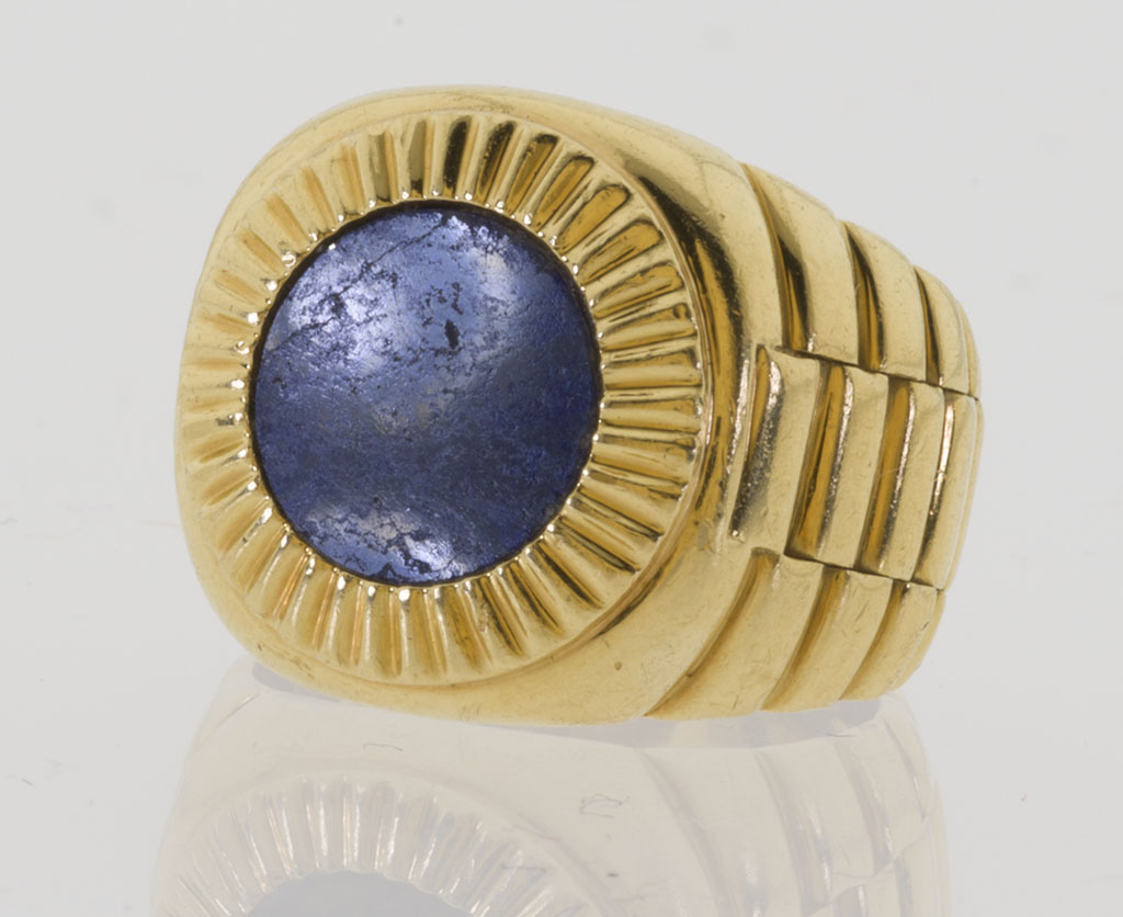Anel de ouro amarelo 18 k com lápis lázuli central. PESO 11.2 g. Aro... - foto 1 de 2