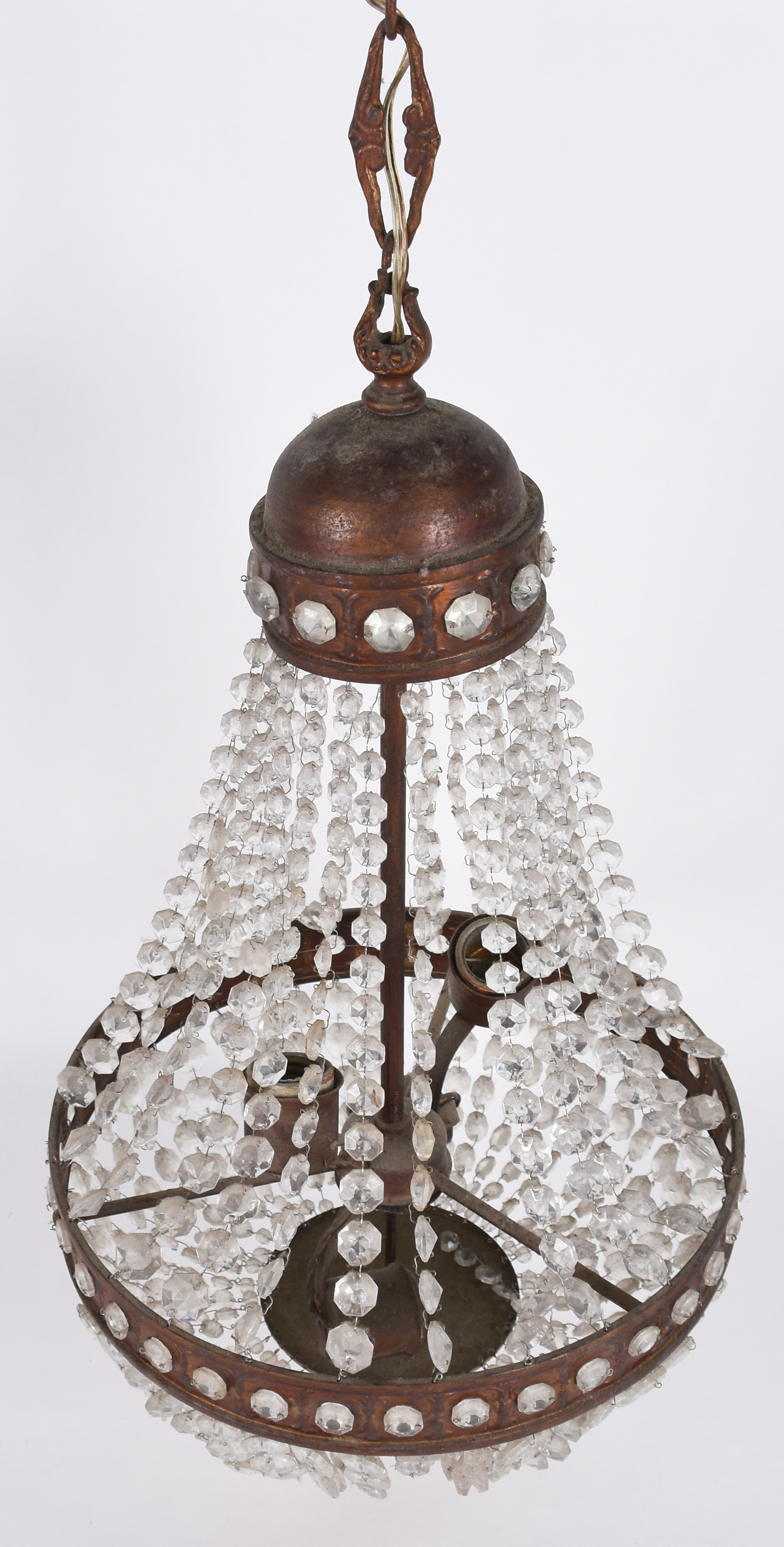 Lustre feitio "pera" com armação de metal dourado e contas de... - foto 1 de 3