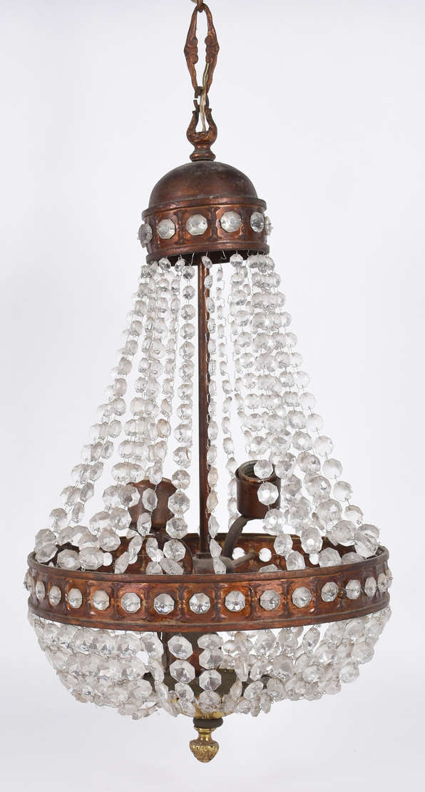Lustre feitio "pera" com armação de metal dourado e contas de... - foto 2 de 3