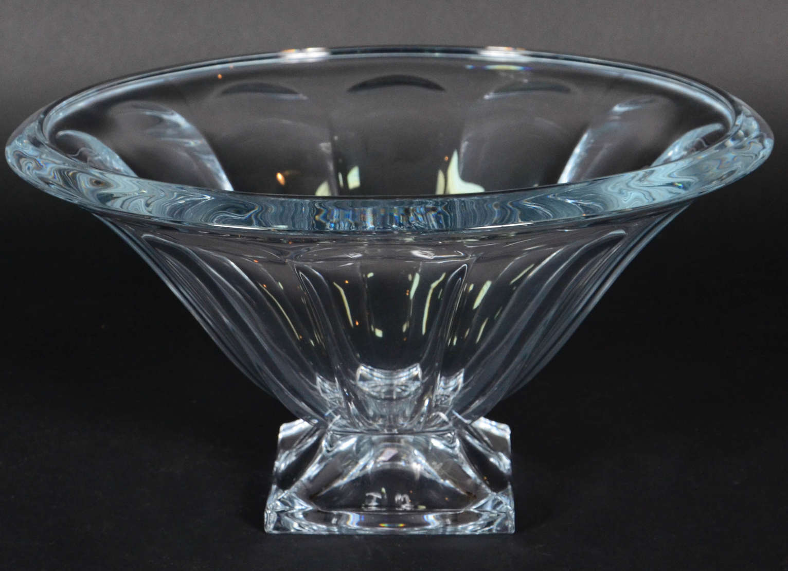 Grande fruteira de cristal facetado. - foto 1 de 3