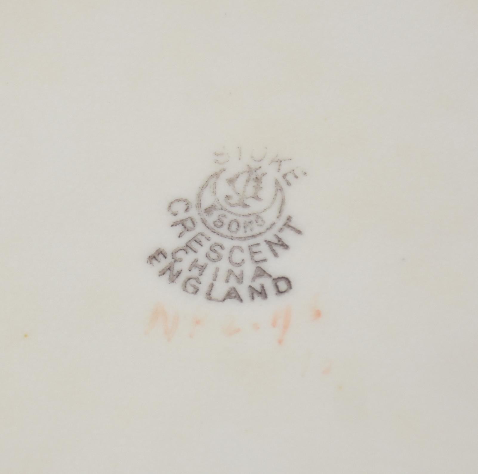 Diversas peças sendo 2 travessas de porcelana pequenas 1 oval e 1... - foto 2 de 5