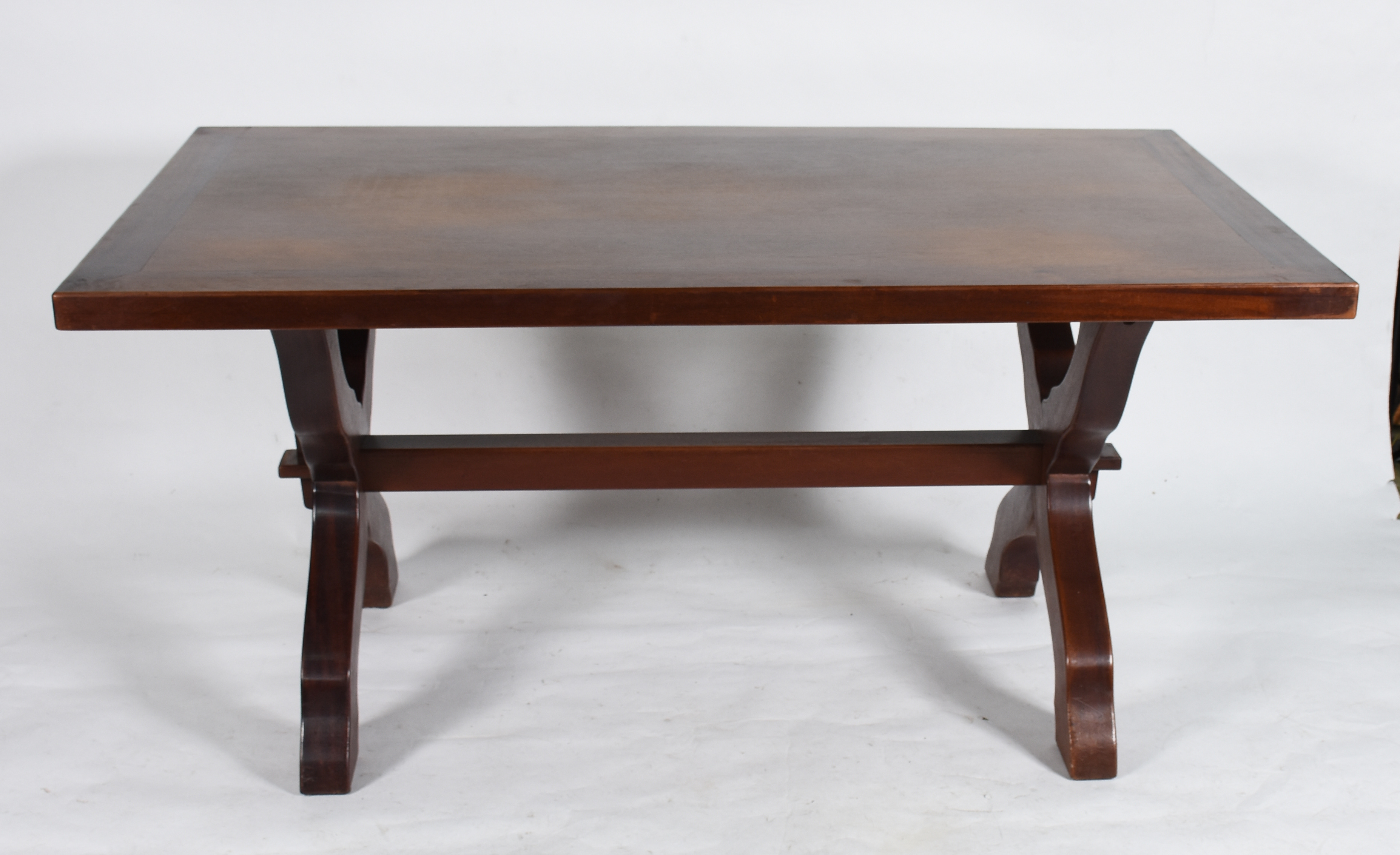 Mesa de madeira nobre, estilo colonial brasileiro, tampo retngular... - foto 1 de 3