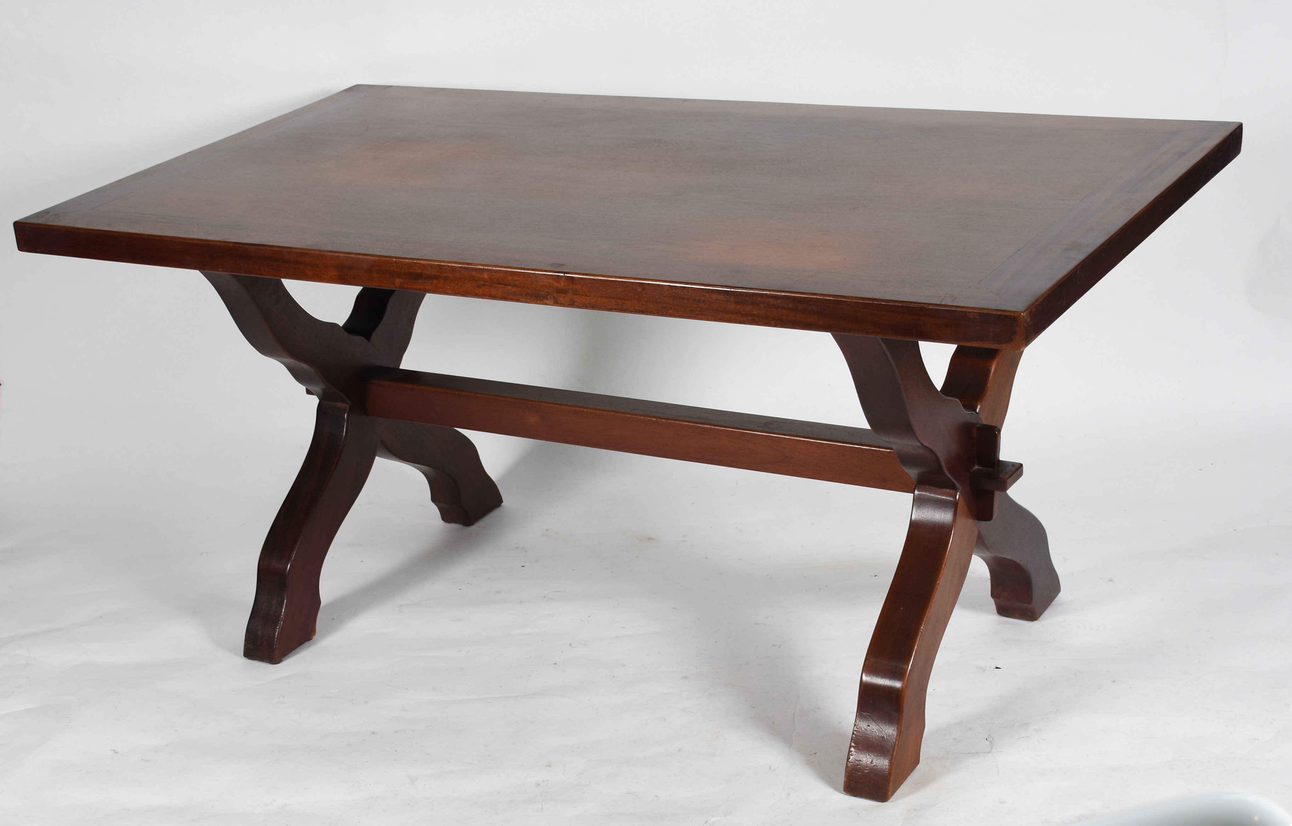 Mesa de madeira nobre, estilo colonial brasileiro, tampo retngular... - foto 2 de 3