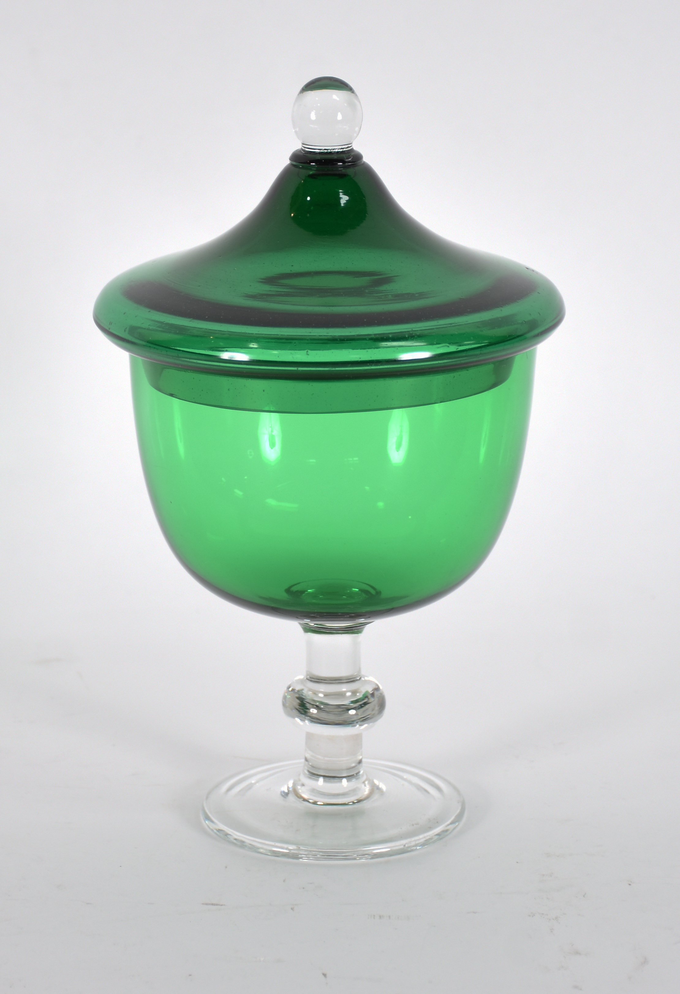 Compoteira de cristal na tonalidade verde e translúcida. - foto 1 de 3