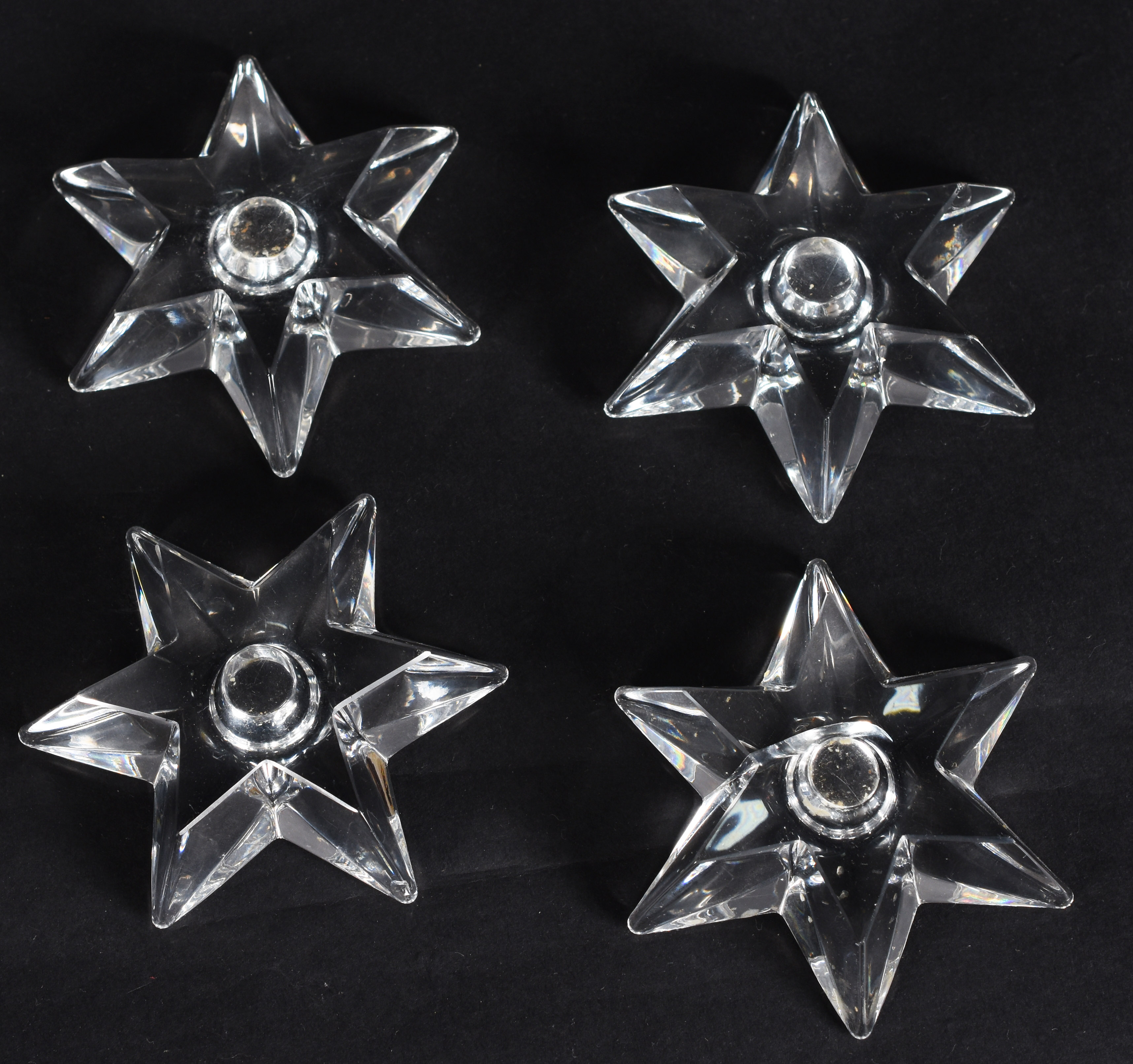 Diversas peças de cristal, sendo: Vaso Art Deco francês e 4 castiçais... - foto 3 de 6