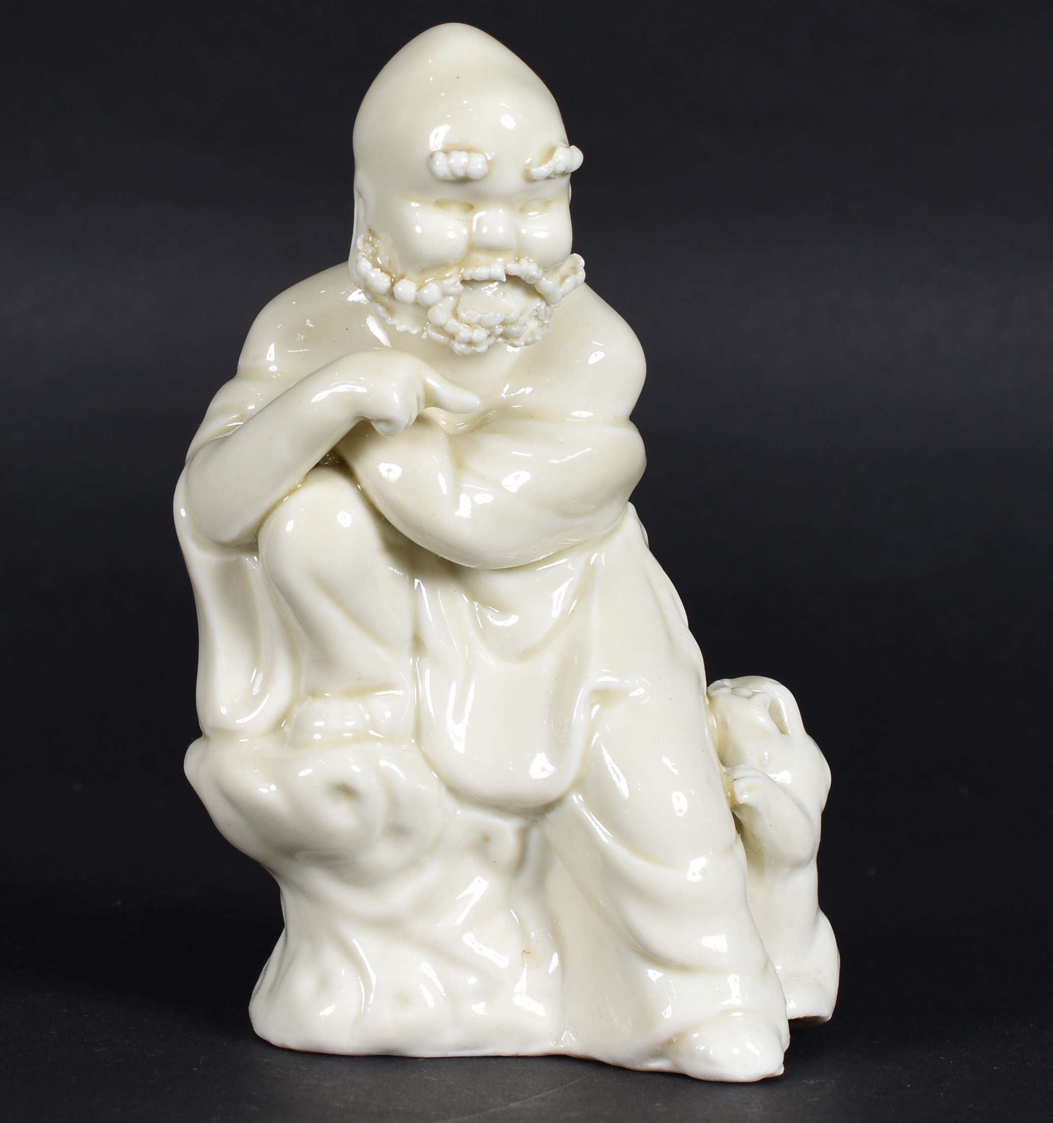 Pequena escultura em porcelana chinesa Blanc de chine representando... - foto 1 de 5