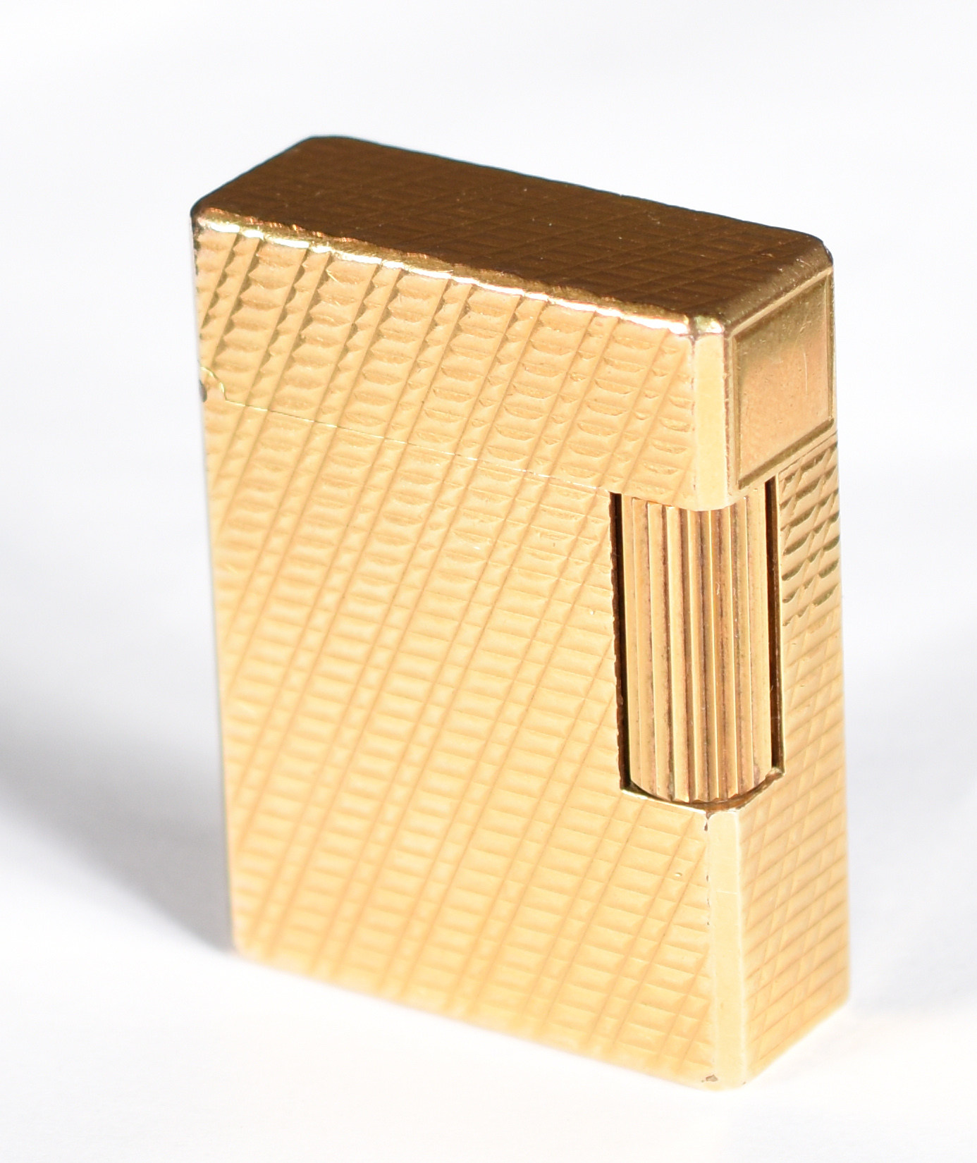 Isqueiro Dupont Francês em plaque d'or, guilhochado perfeito... - foto 1 de 4