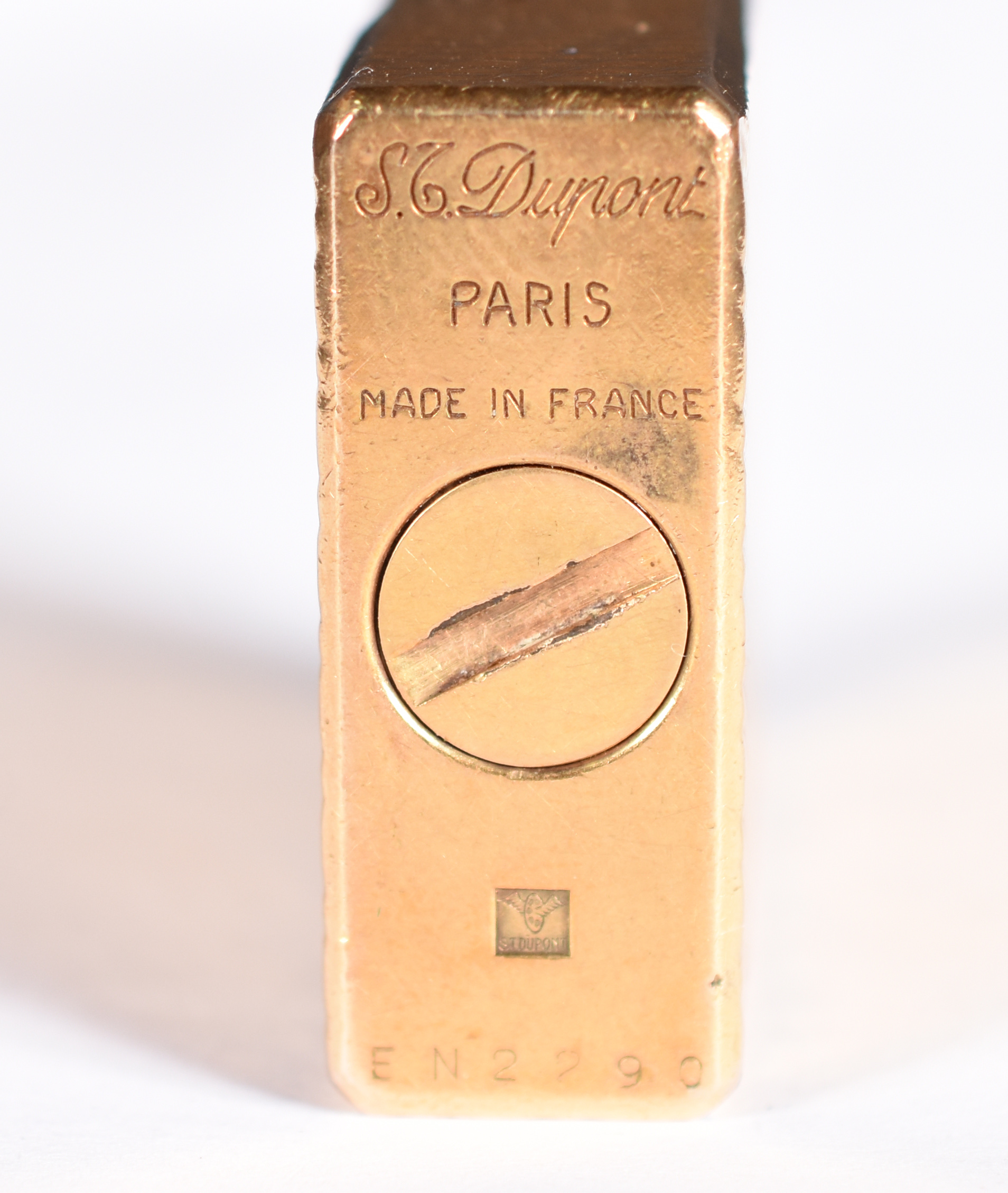 Isqueiro Dupont Francês em plaque d'or, guilhochado perfeito... - foto 3 de 4